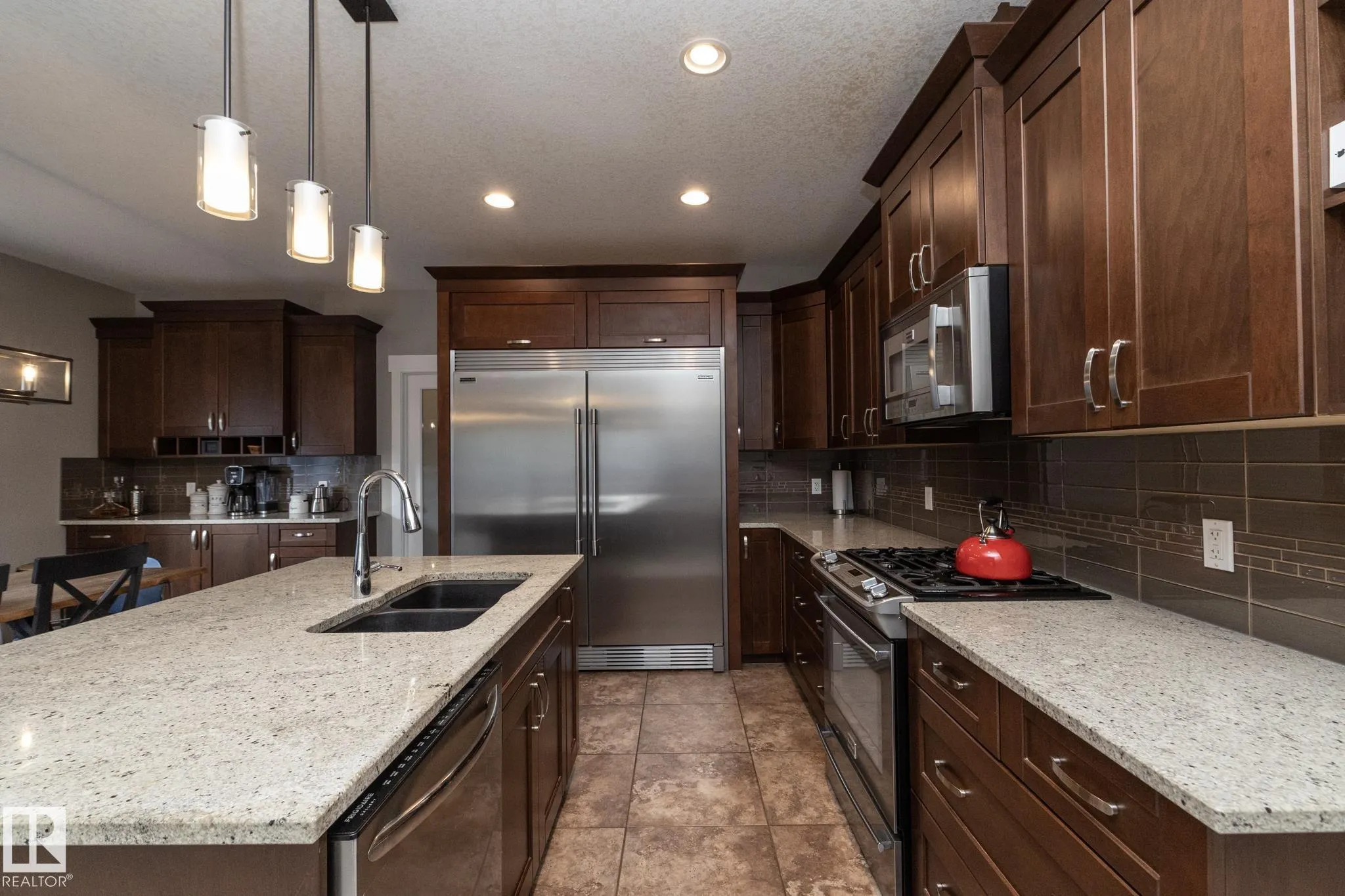 251 RAVINE Drive