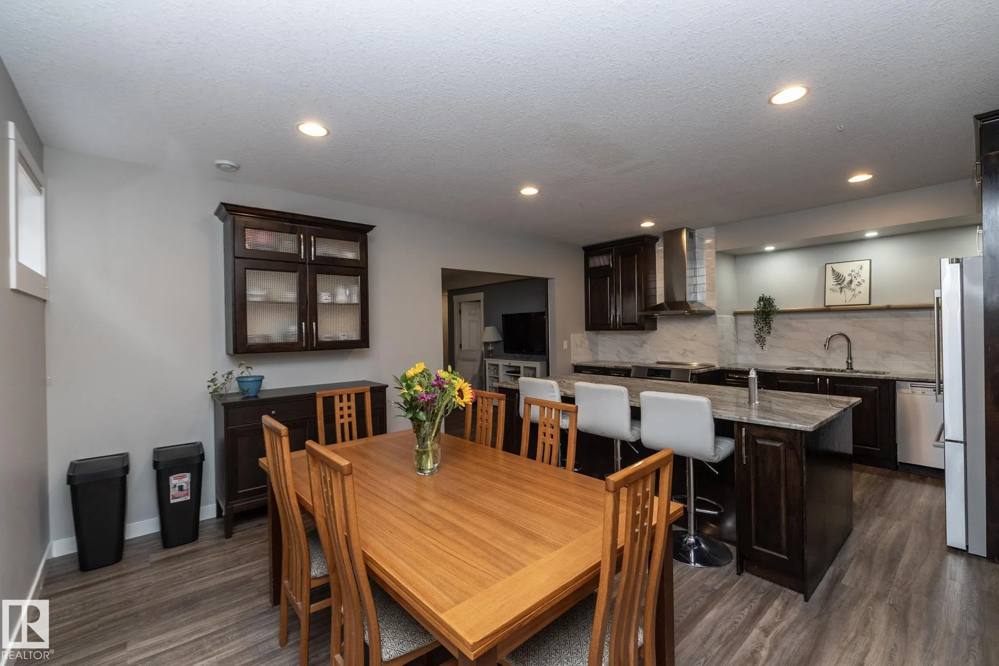 251 RAVINE Drive