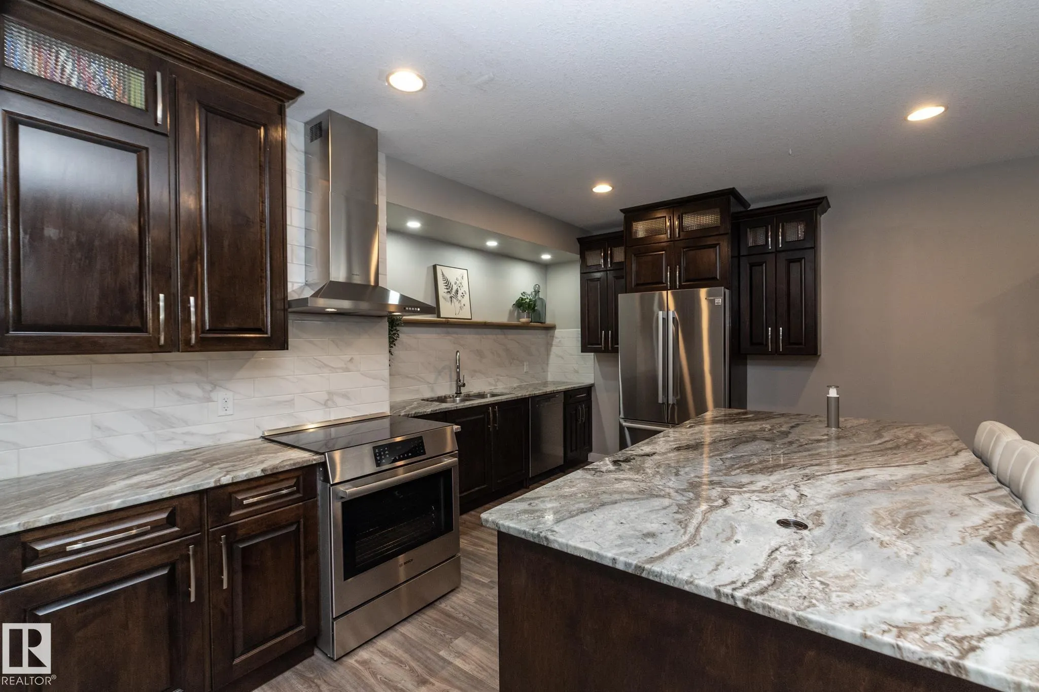 251 RAVINE Drive