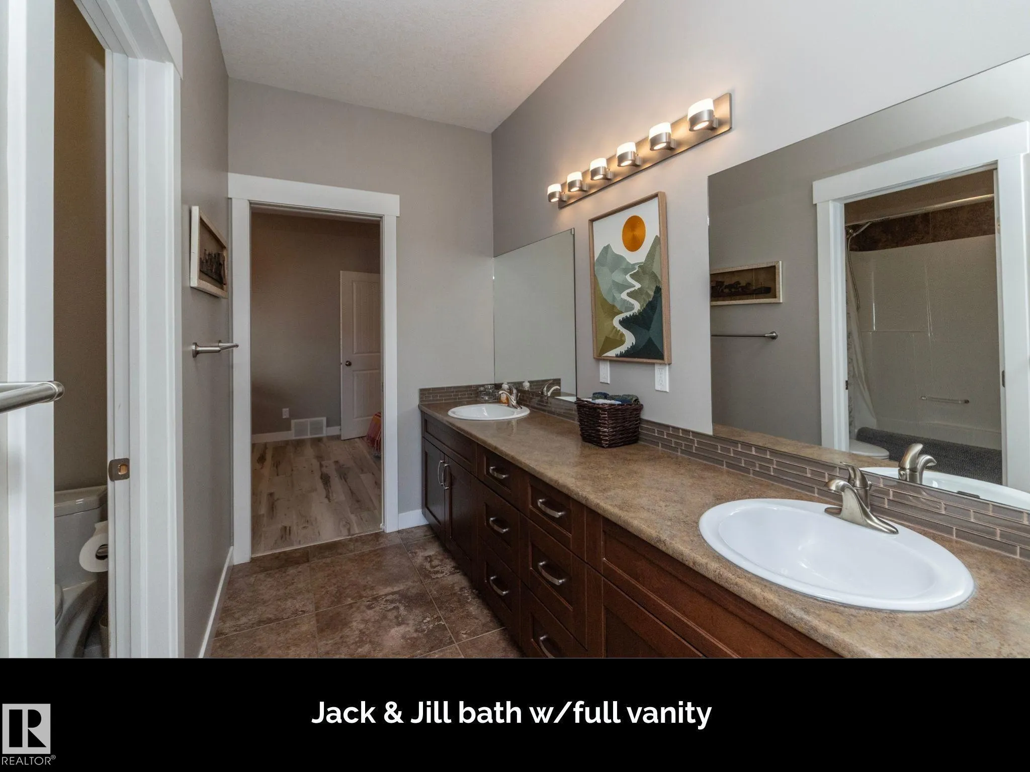 251 RAVINE Drive
