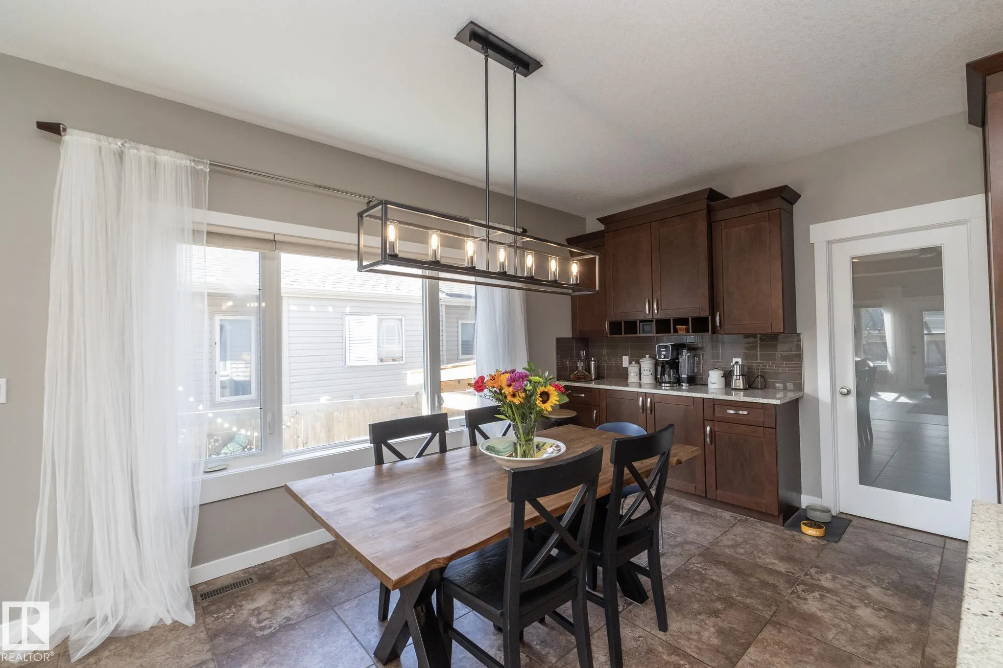 251 RAVINE Drive