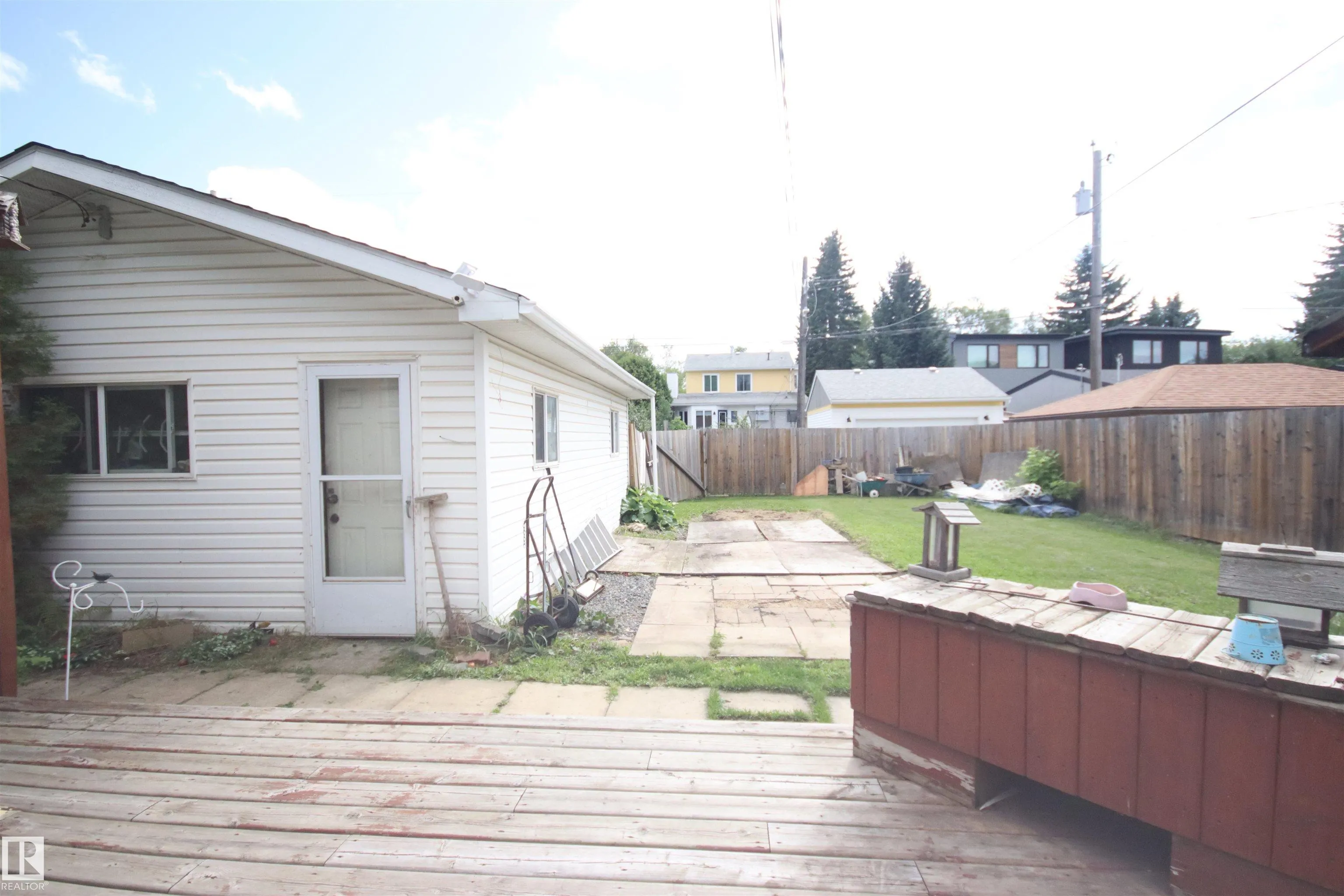 8626 77 Street