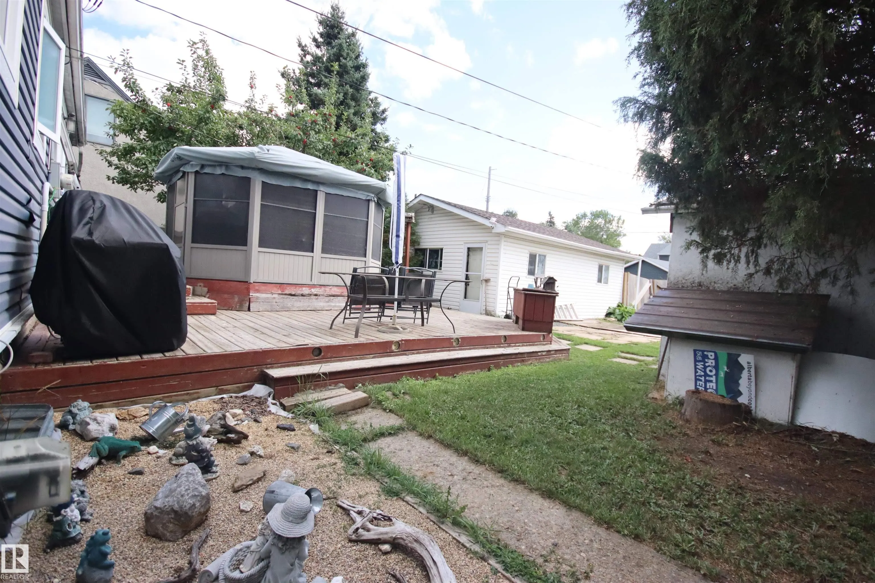 8626 77 Street