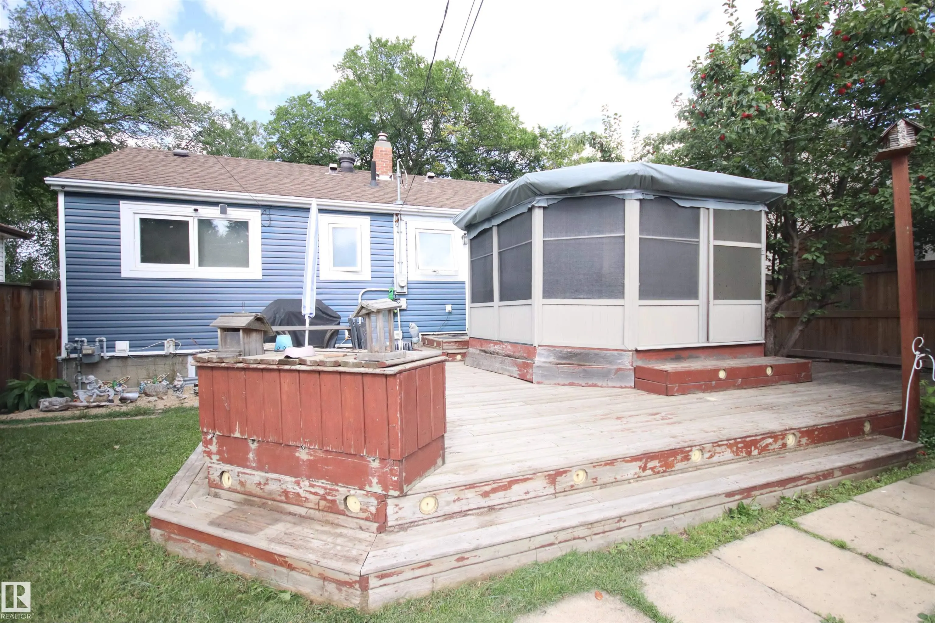 8626 77 Street