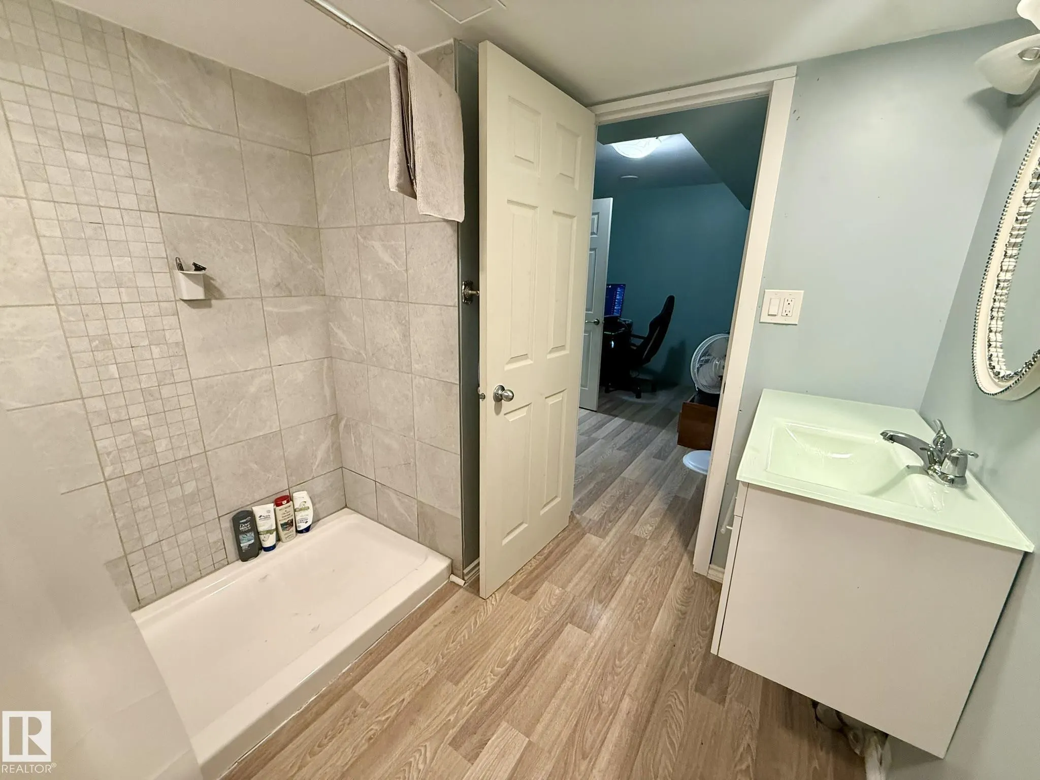 3 Hartwick Court