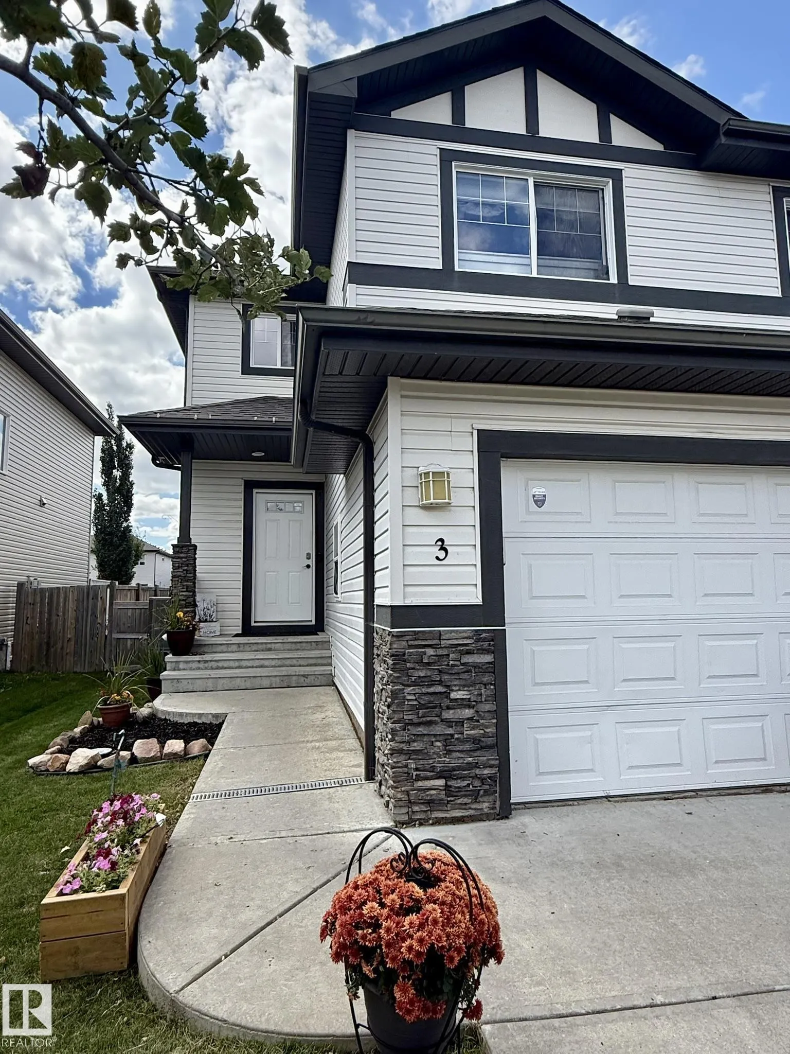 3 Hartwick Court