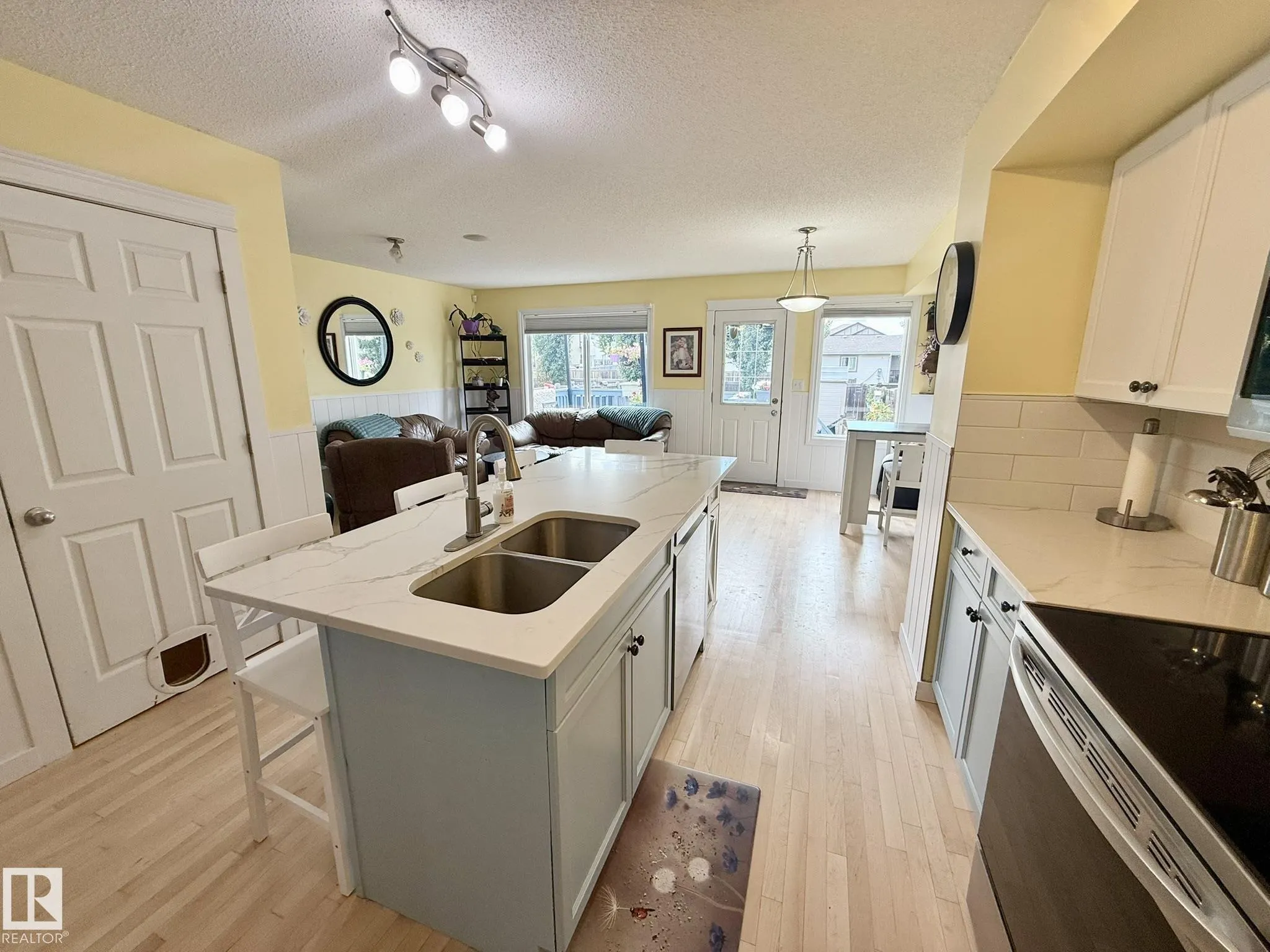 3 Hartwick Court