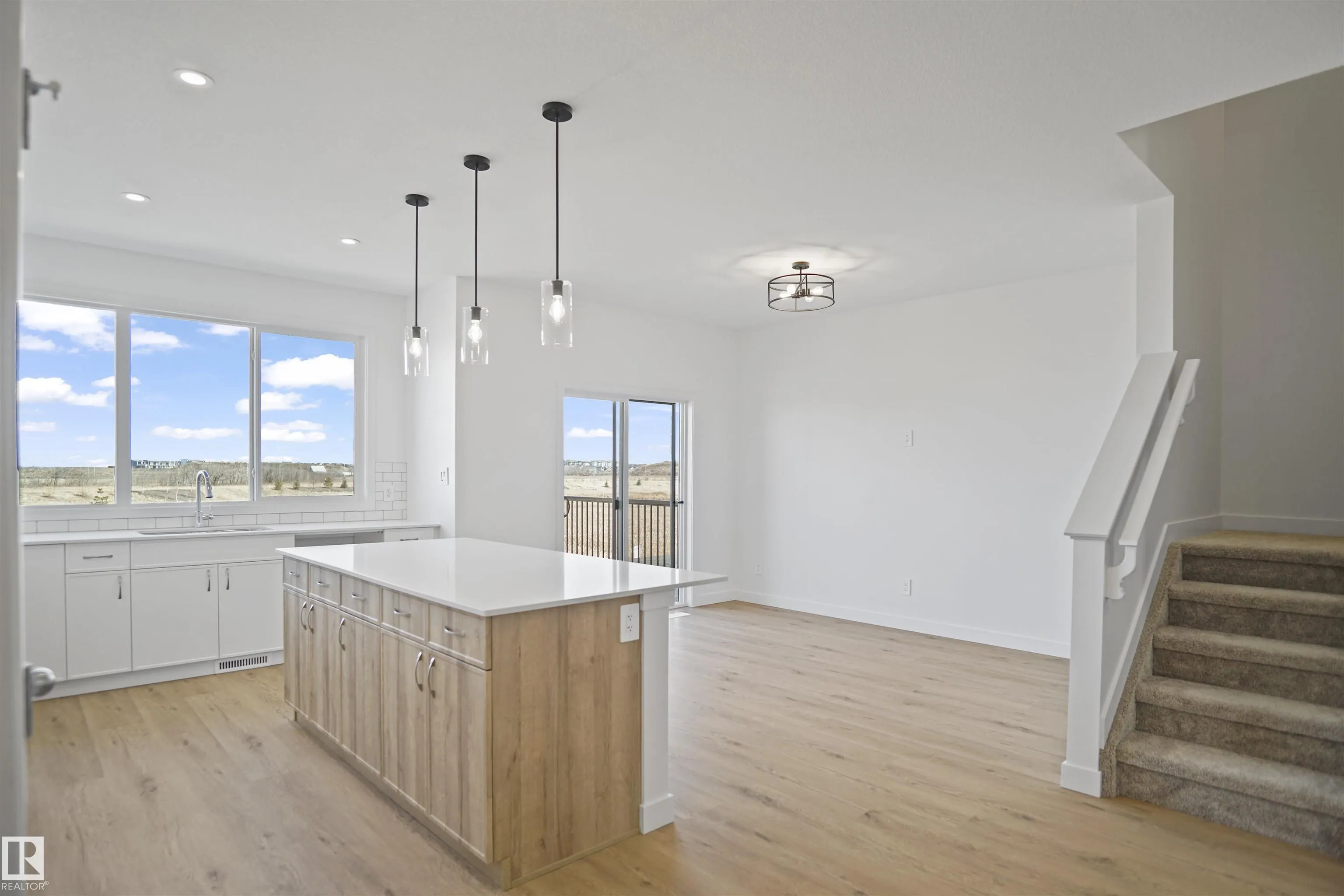1726 WESTERRA Wynd