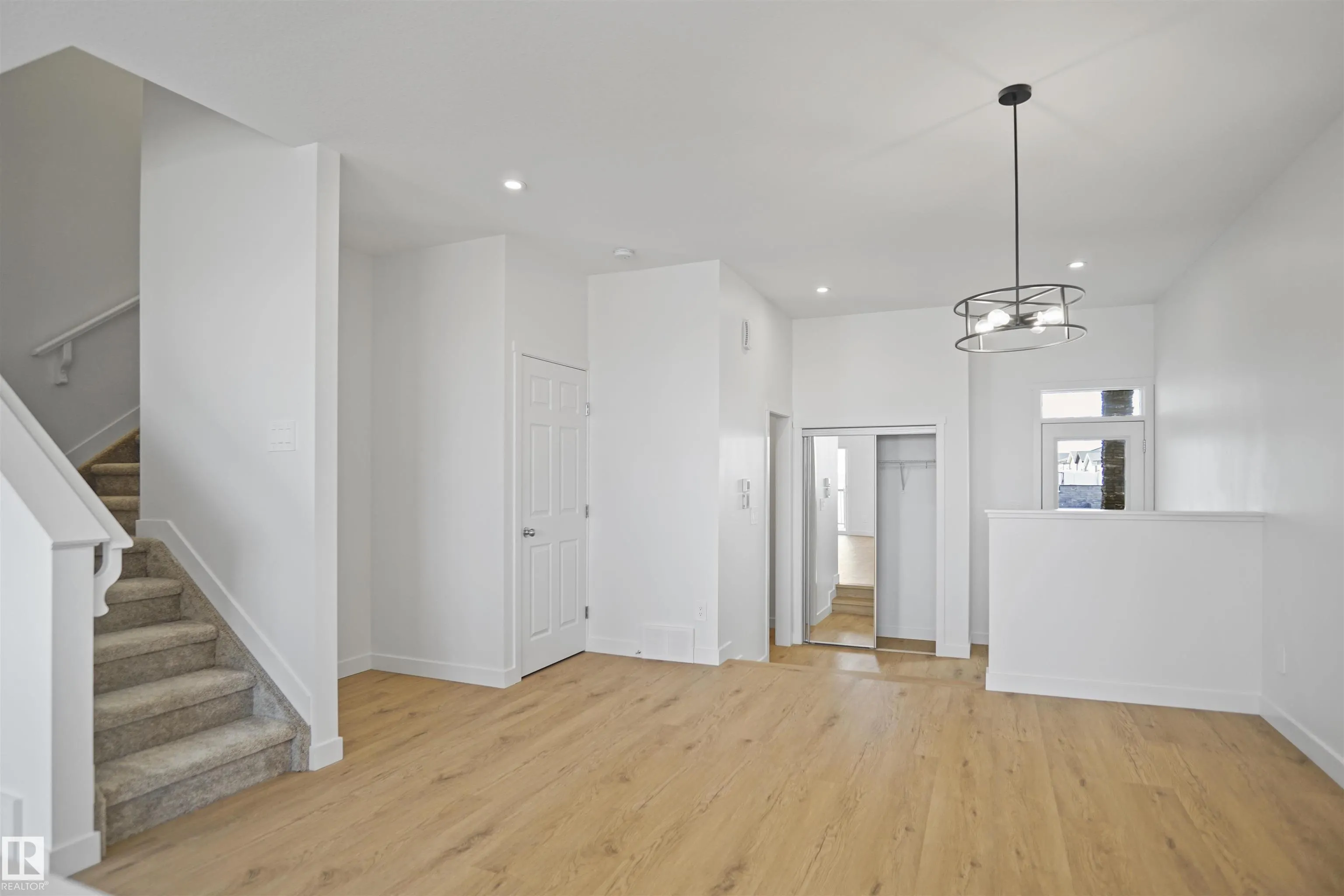 1726 WESTERRA Wynd
