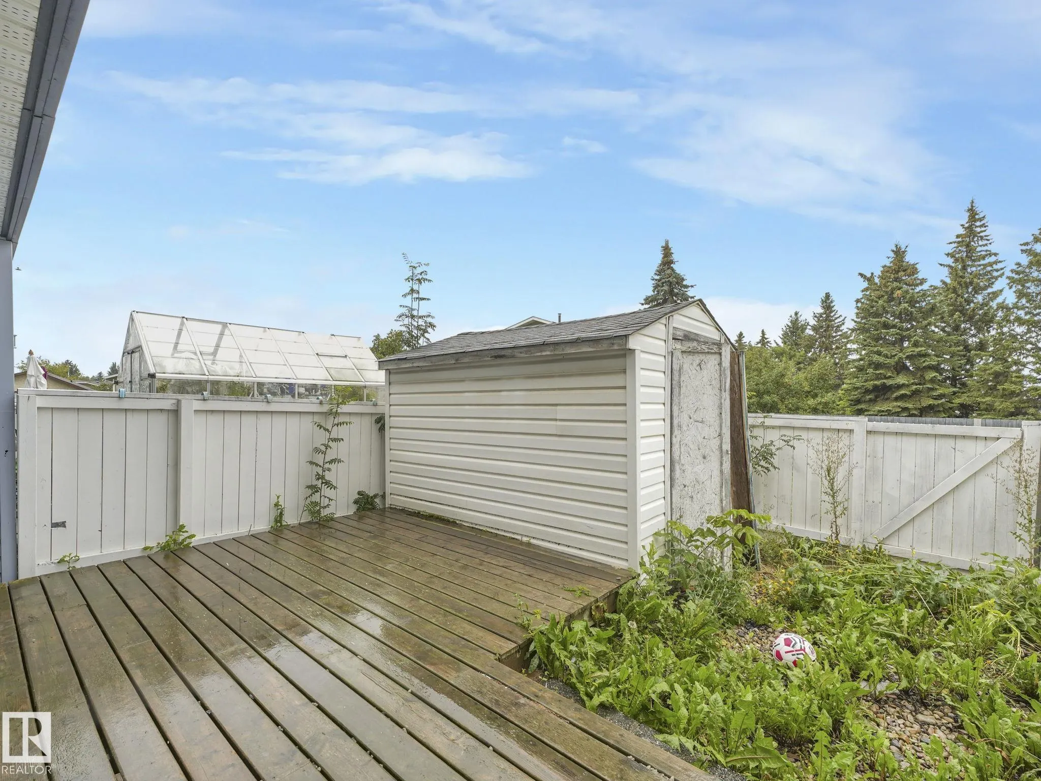 100 WESTRIDGE Crescent