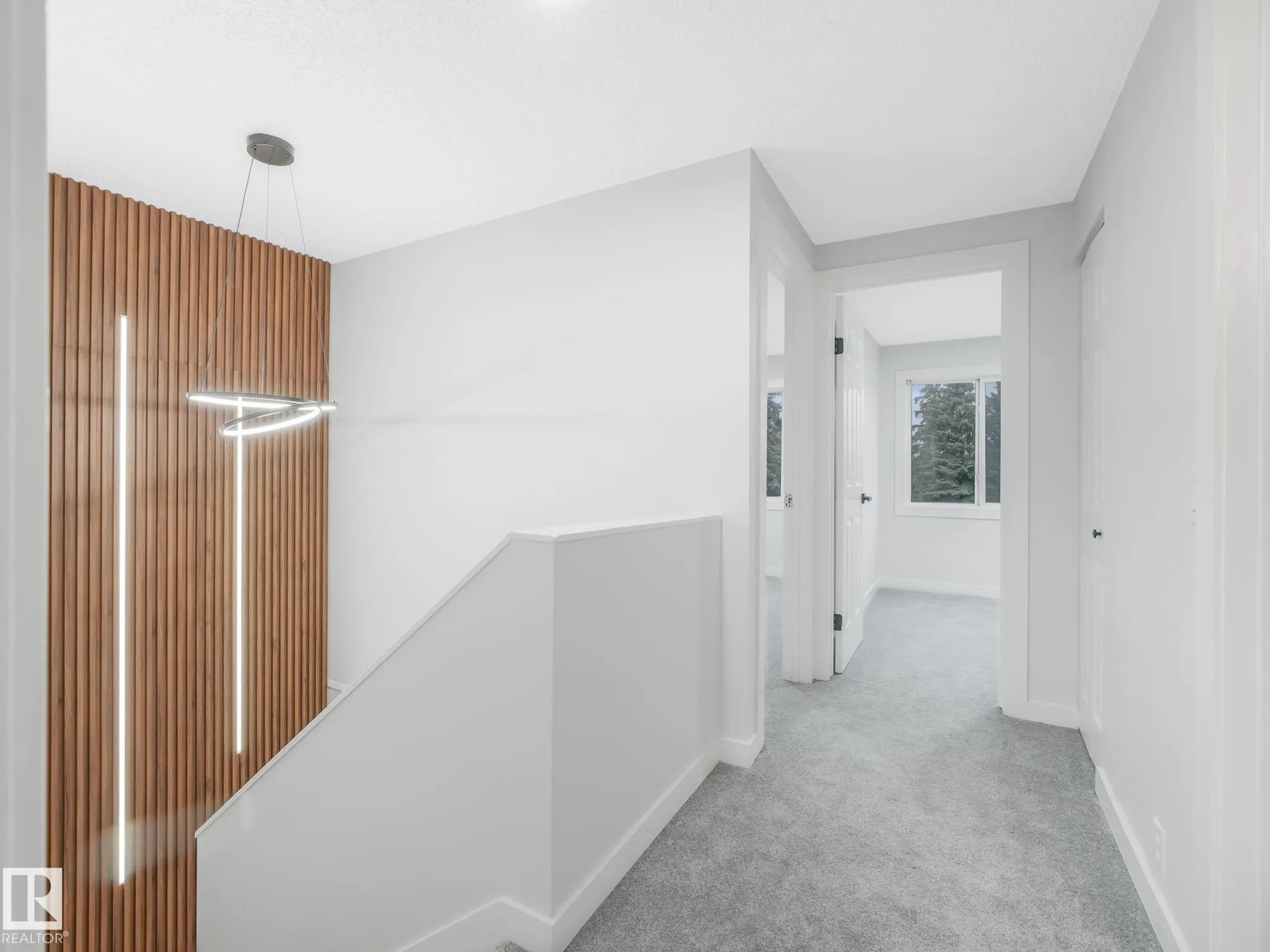 100 WESTRIDGE Crescent