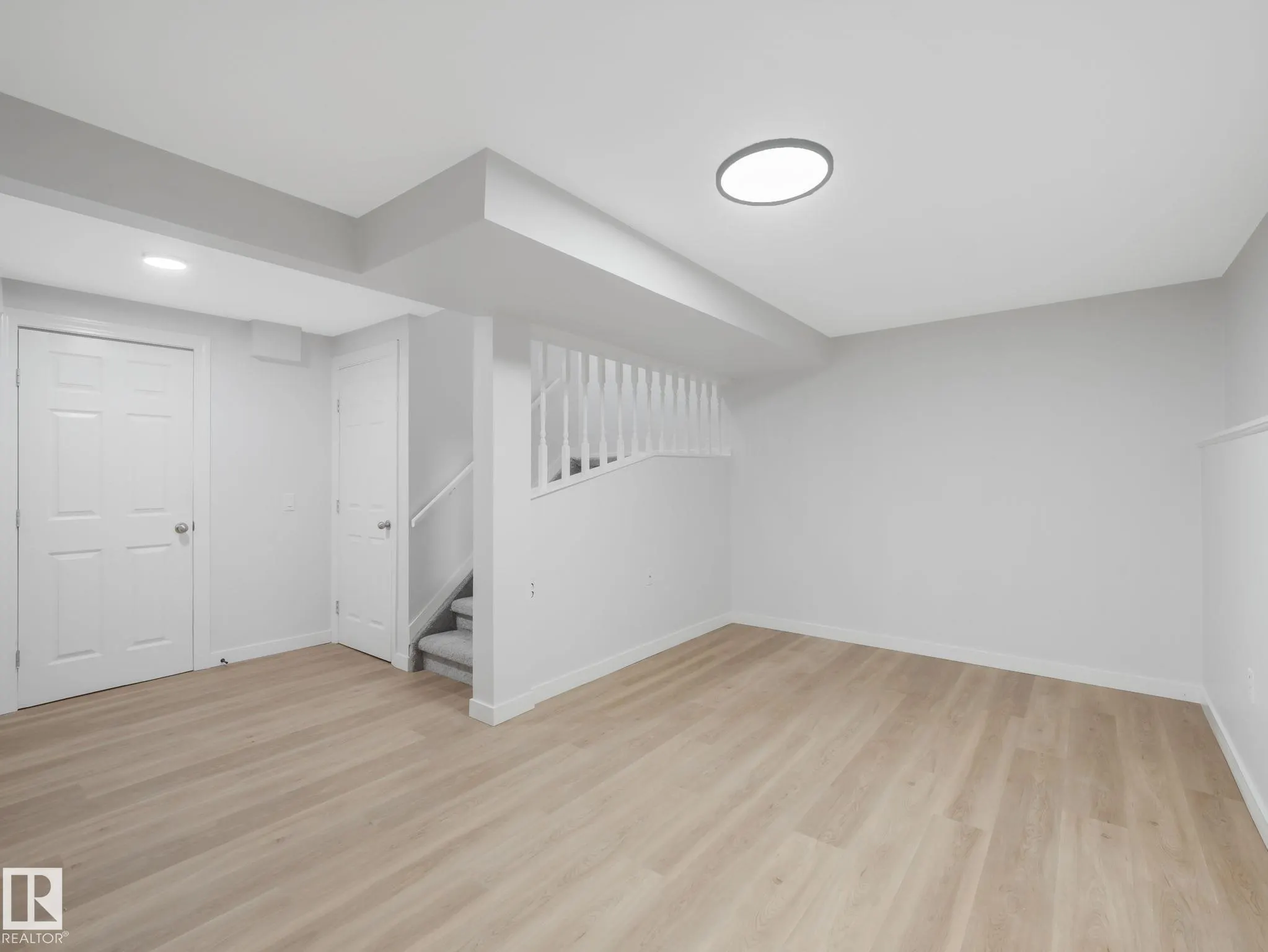 100 WESTRIDGE Crescent
