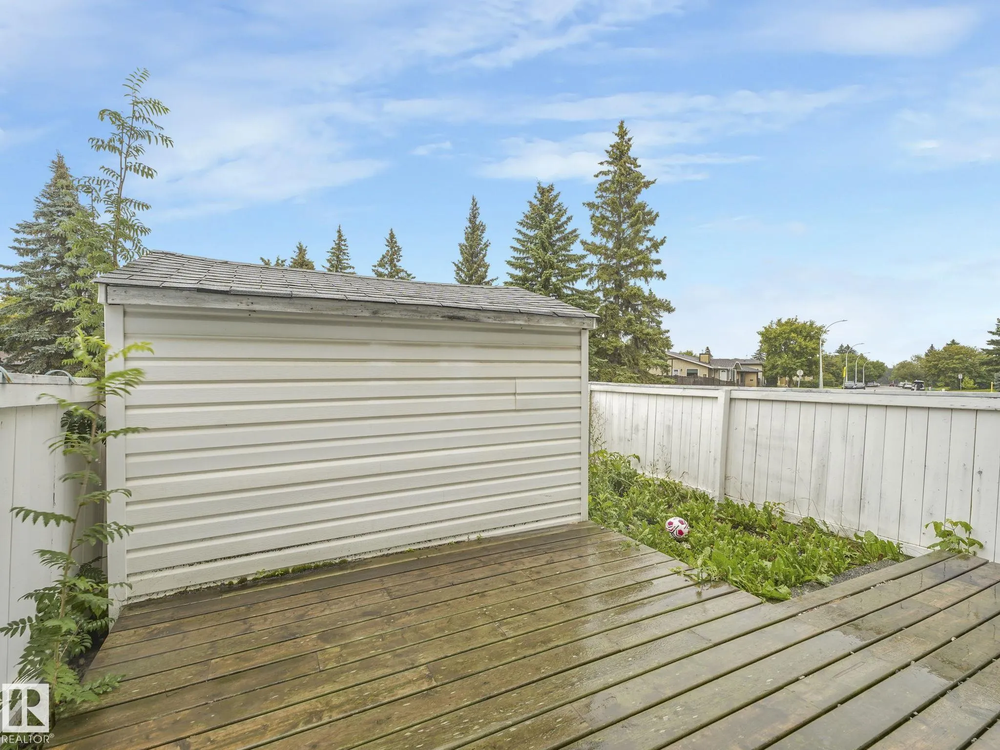 100 WESTRIDGE Crescent