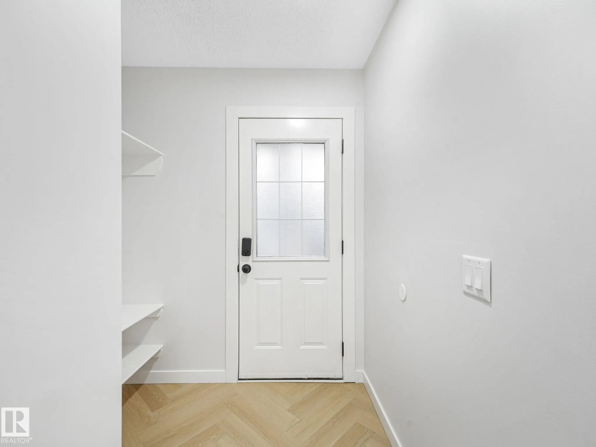 100 WESTRIDGE Crescent