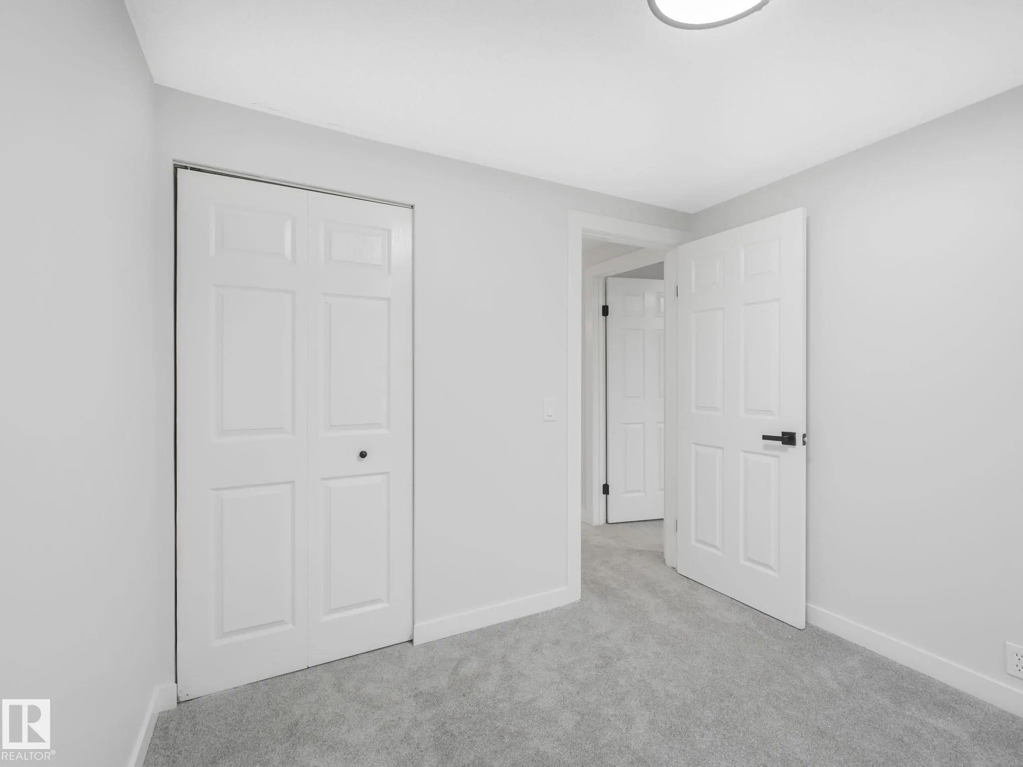 100 WESTRIDGE Crescent