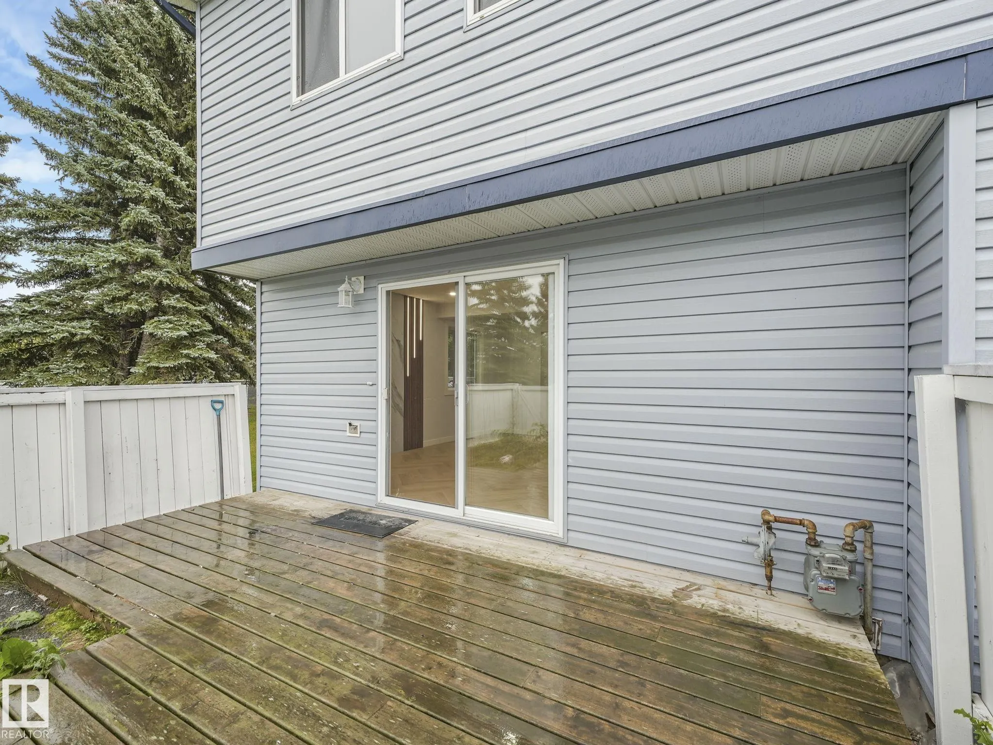 100 WESTRIDGE Crescent