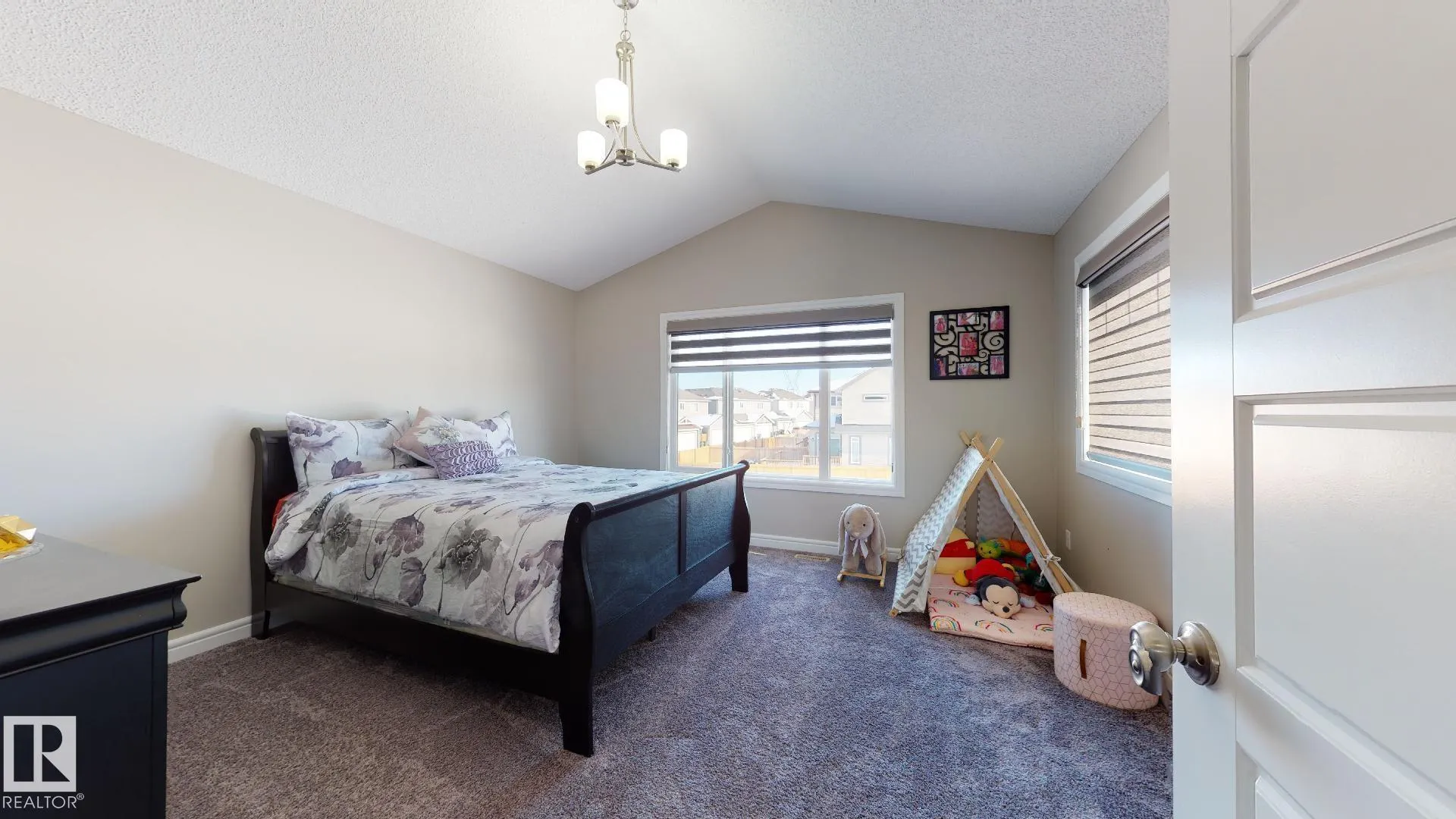 8716 CARSON Way