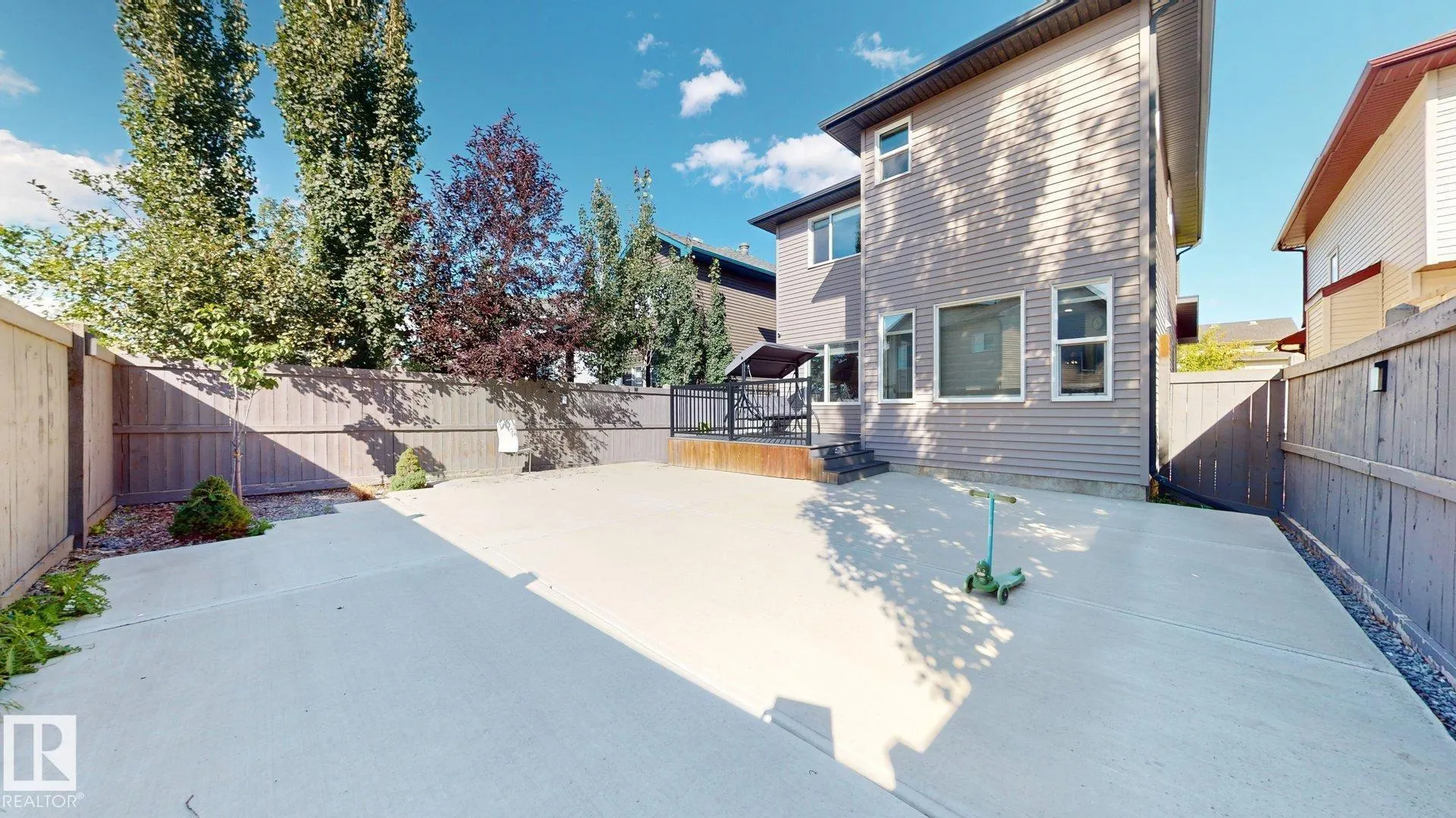 8716 CARSON Way