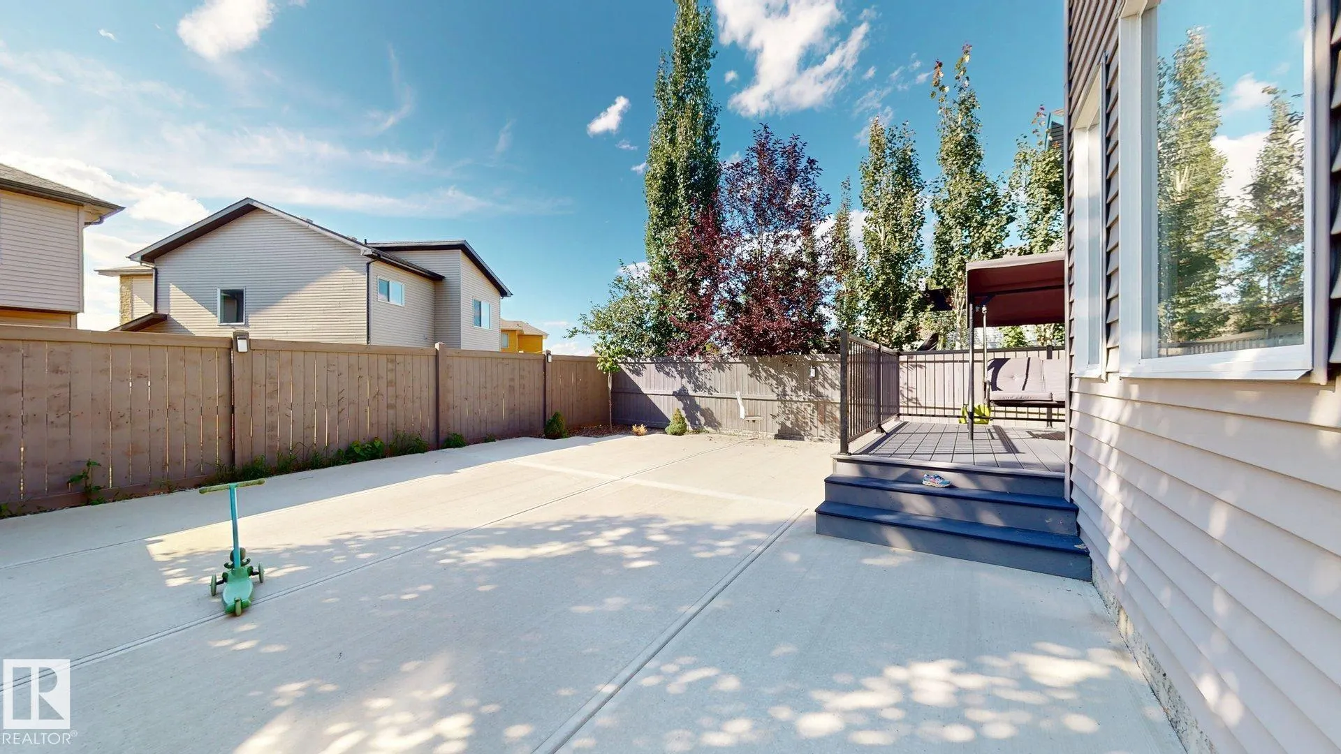 8716 CARSON Way