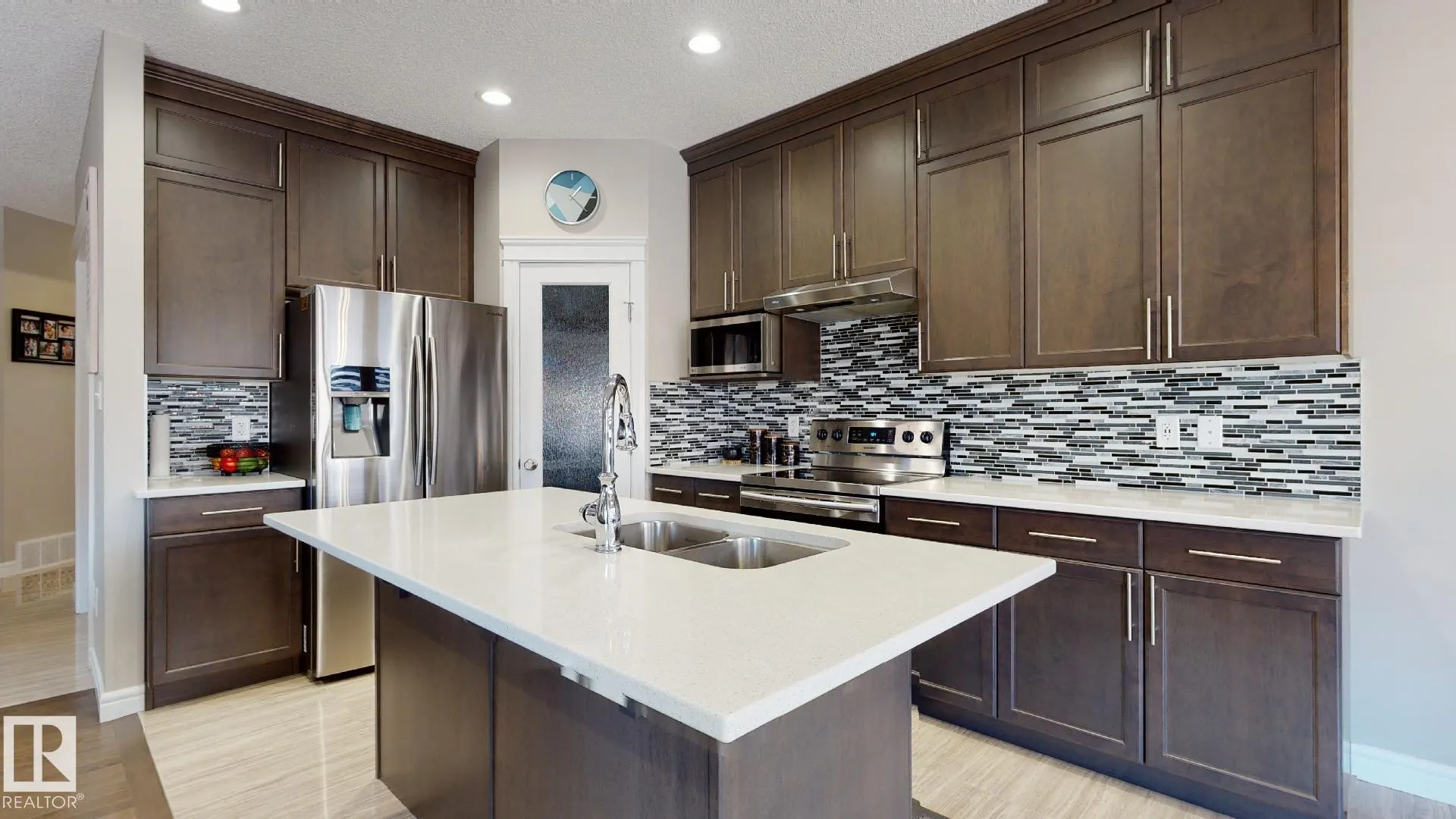 8716 CARSON Way