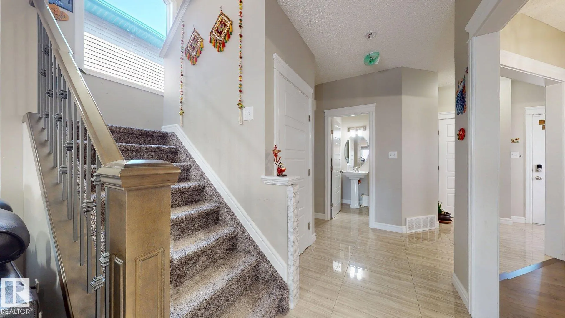 8716 CARSON Way