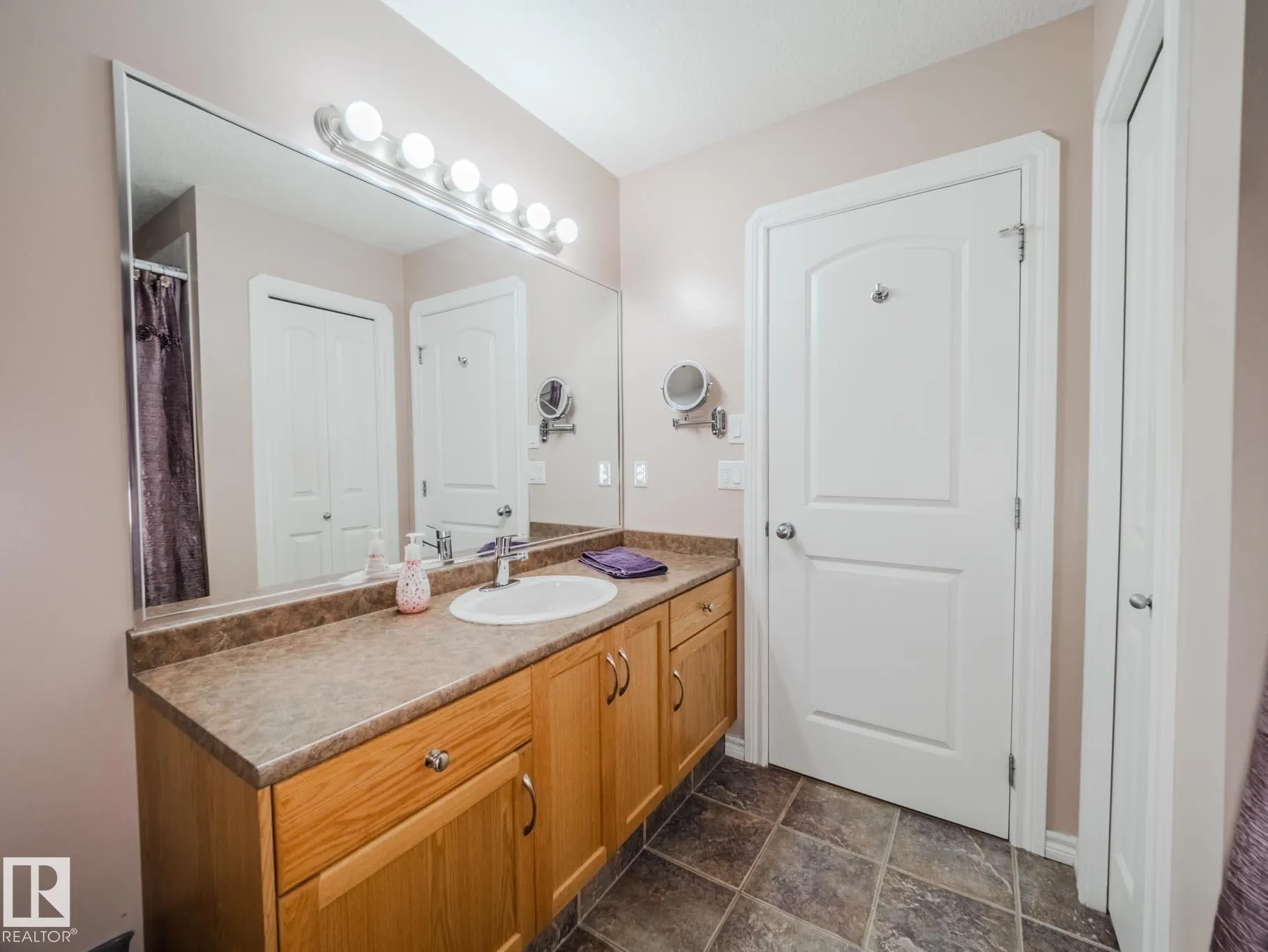 212 NEWCASTLE Crescent