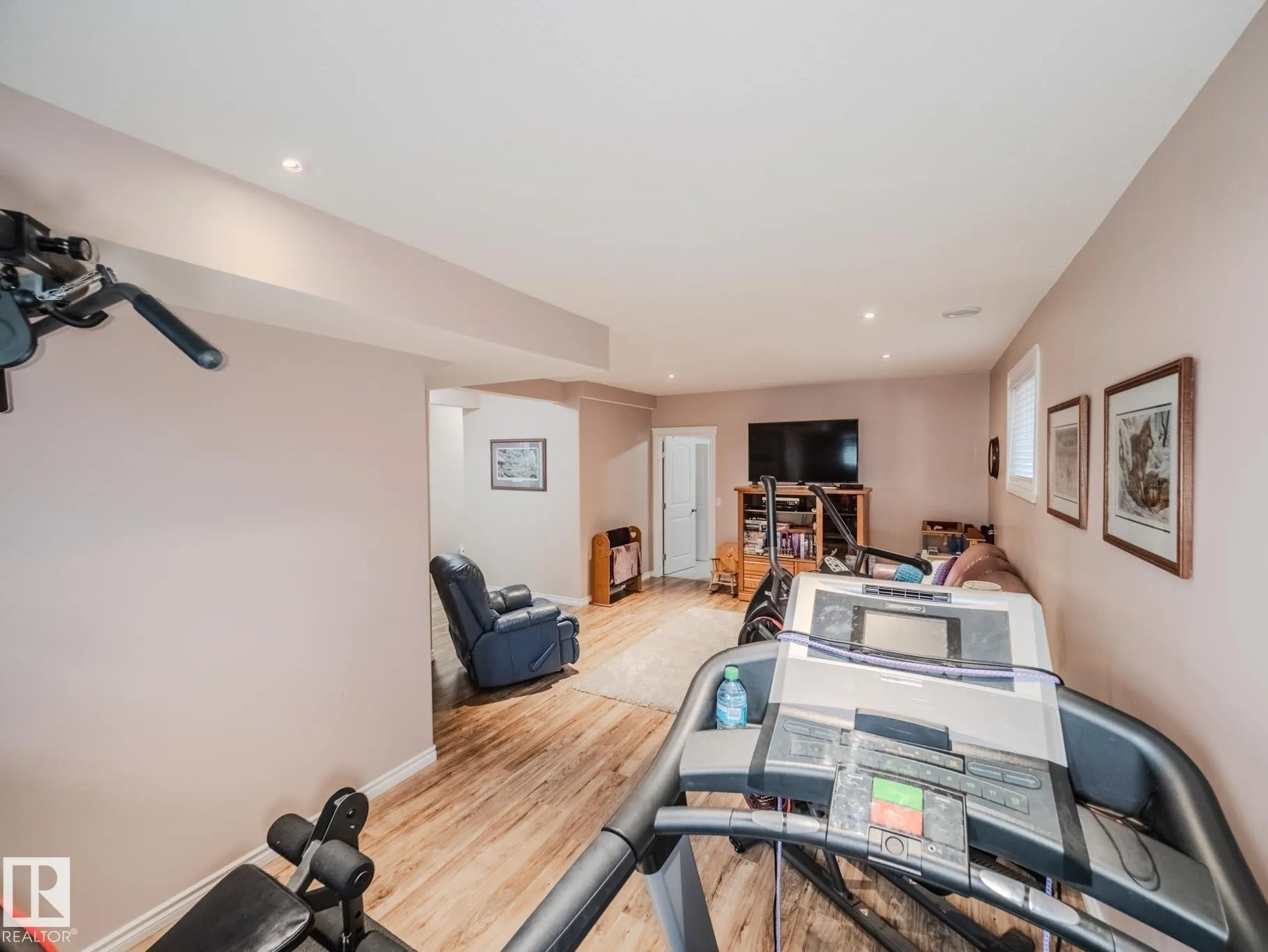 212 NEWCASTLE Crescent