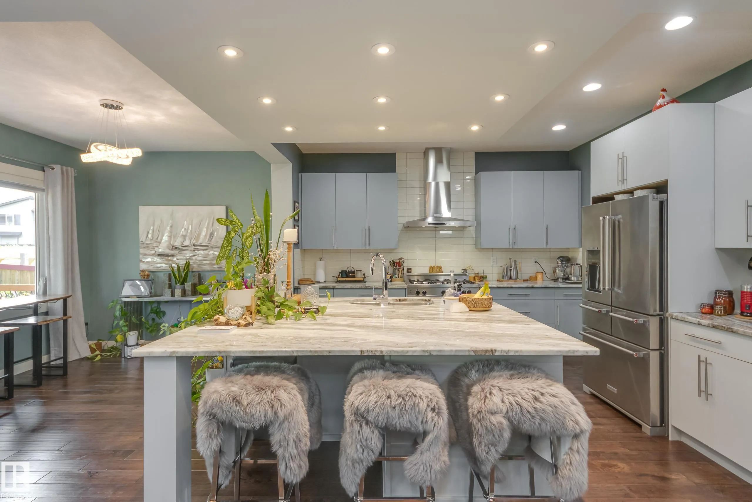 3721 PARKER Court