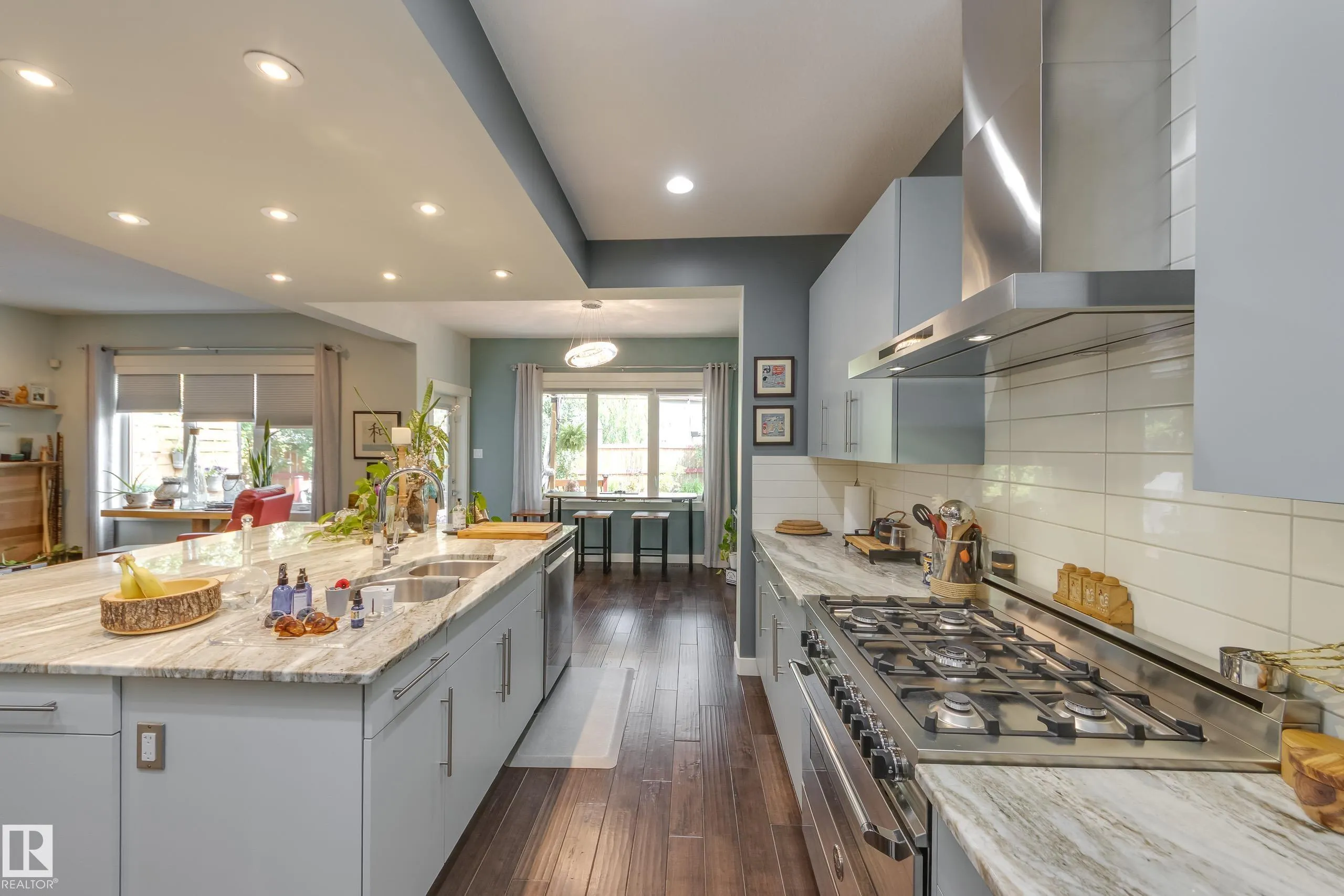 3721 PARKER Court