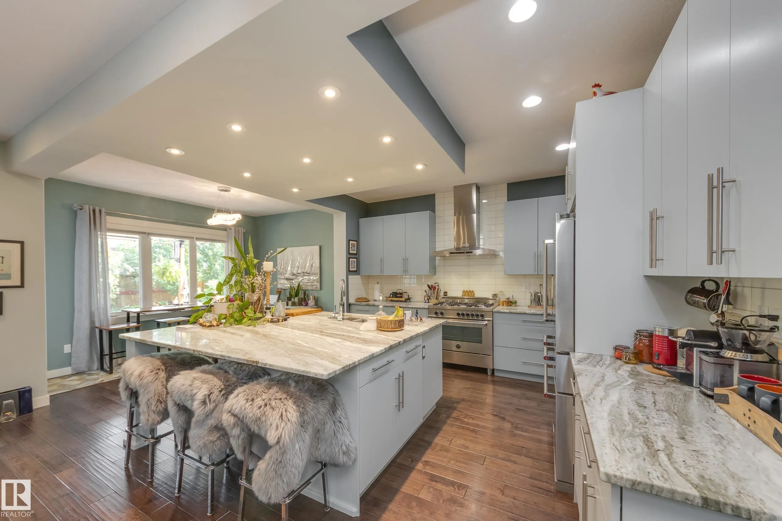 3721 PARKER Court