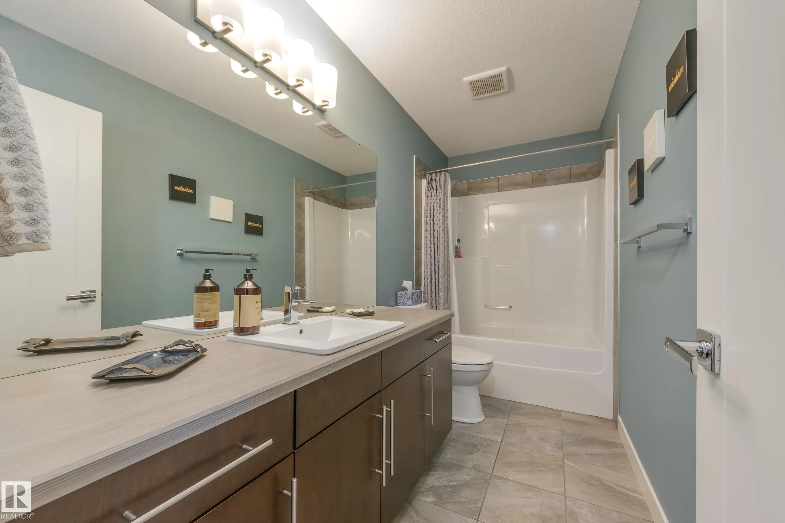 3721 PARKER Court