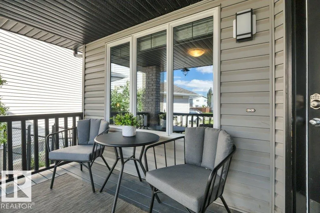 53 DOUGLAS Crescent