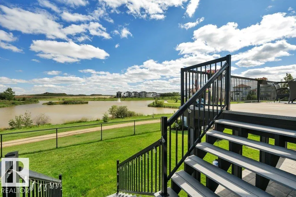 53 DOUGLAS Crescent