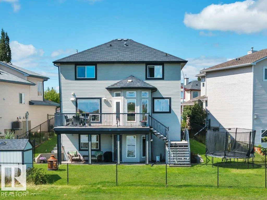 53 DOUGLAS Crescent