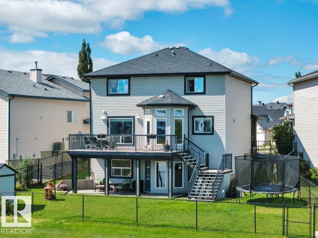 53 DOUGLAS Crescent