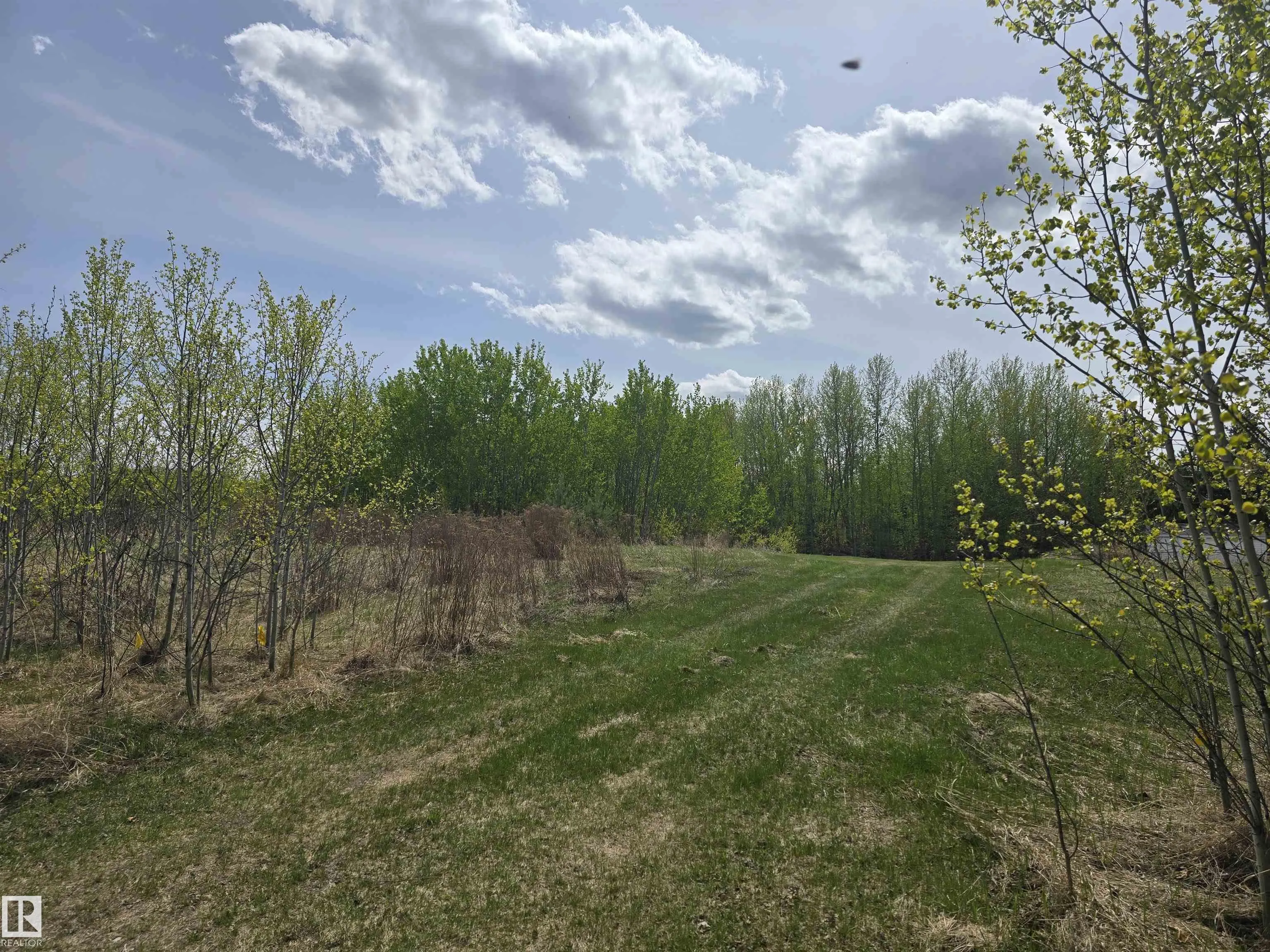 487 LAKESIDE Drive