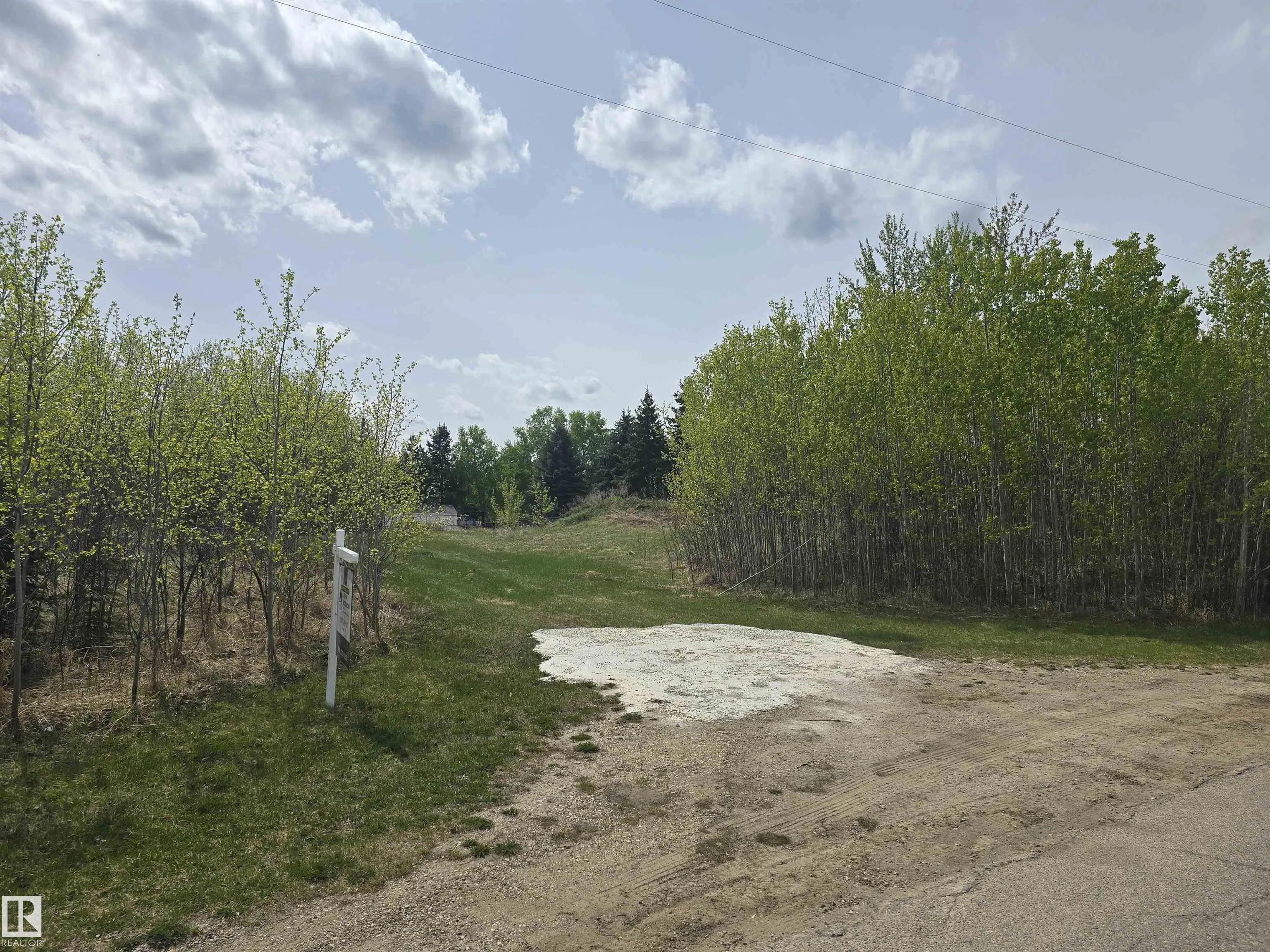 488 LAKESIDE Drive
