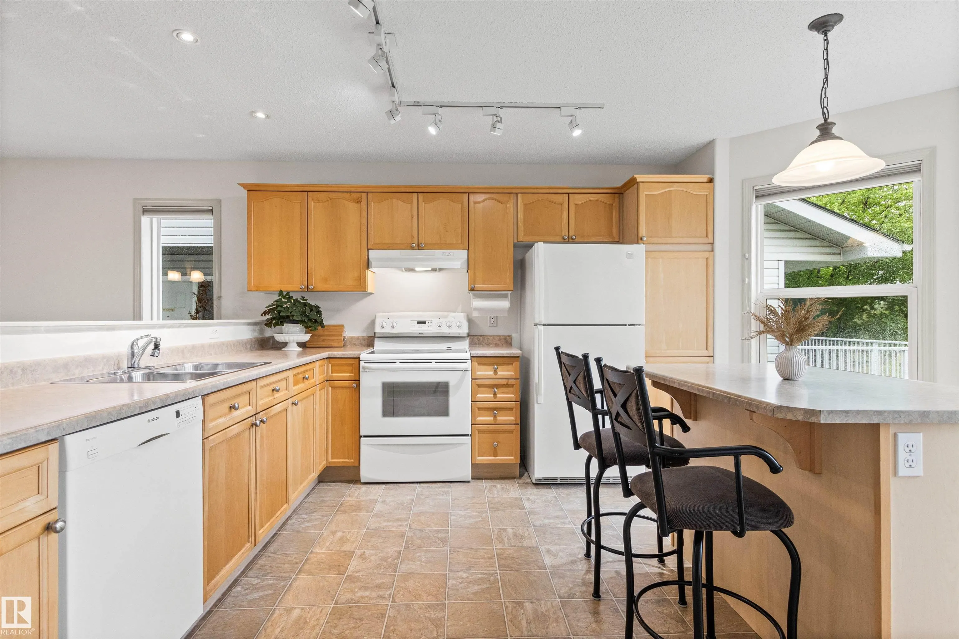 330 GALBRAITH Close