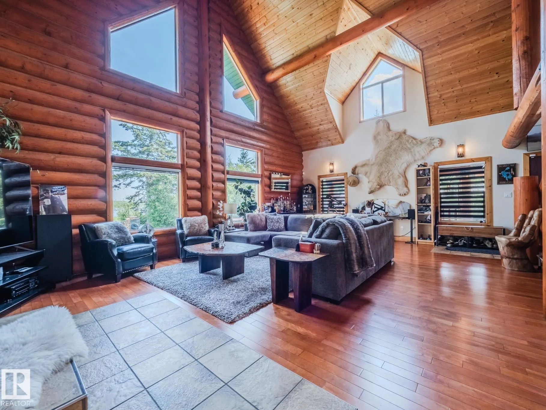 213 Lakeshore Drive