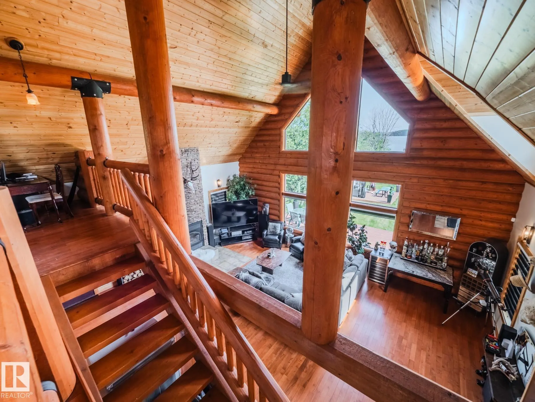 213 Lakeshore Drive