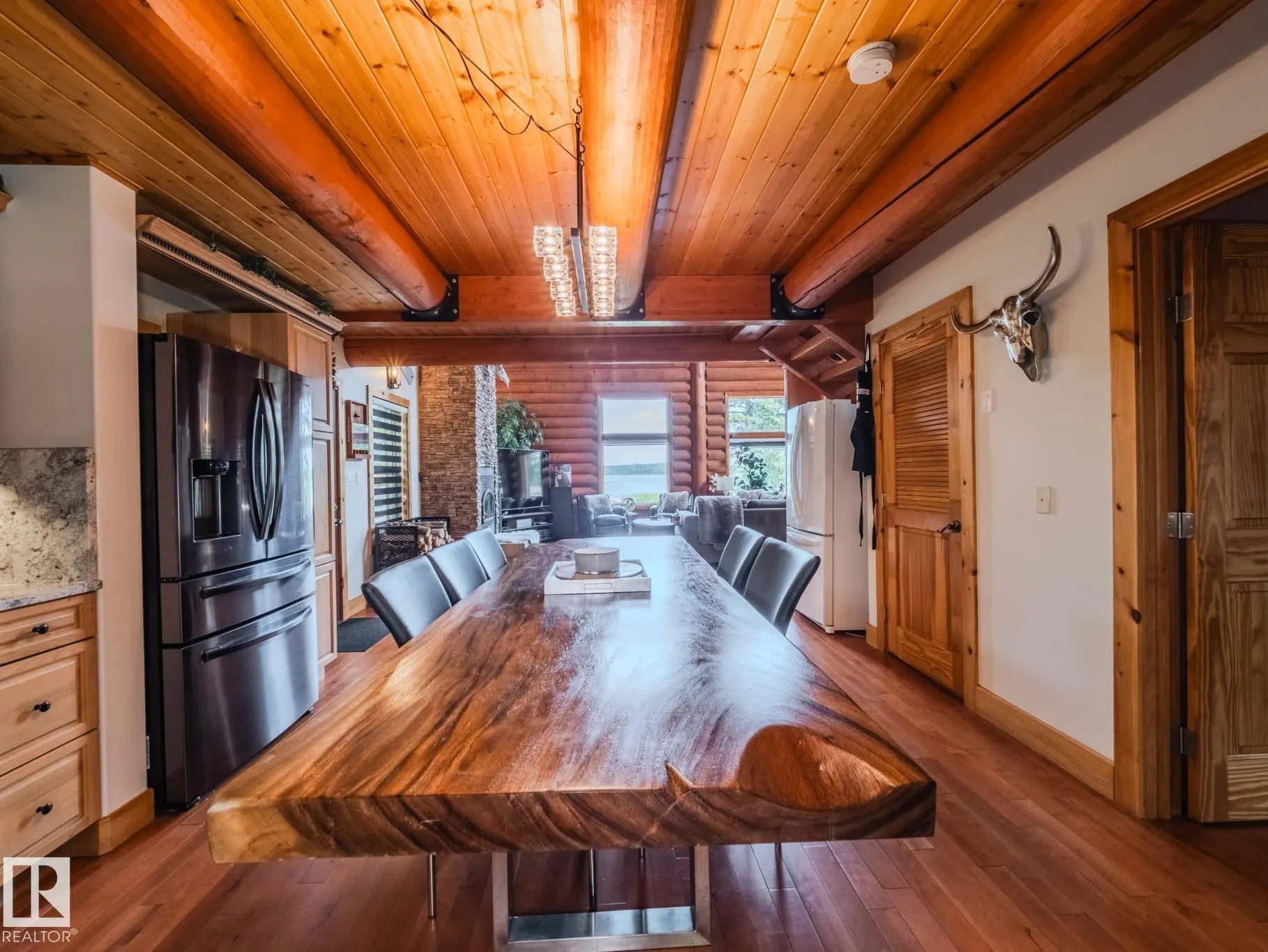 213 Lakeshore Drive