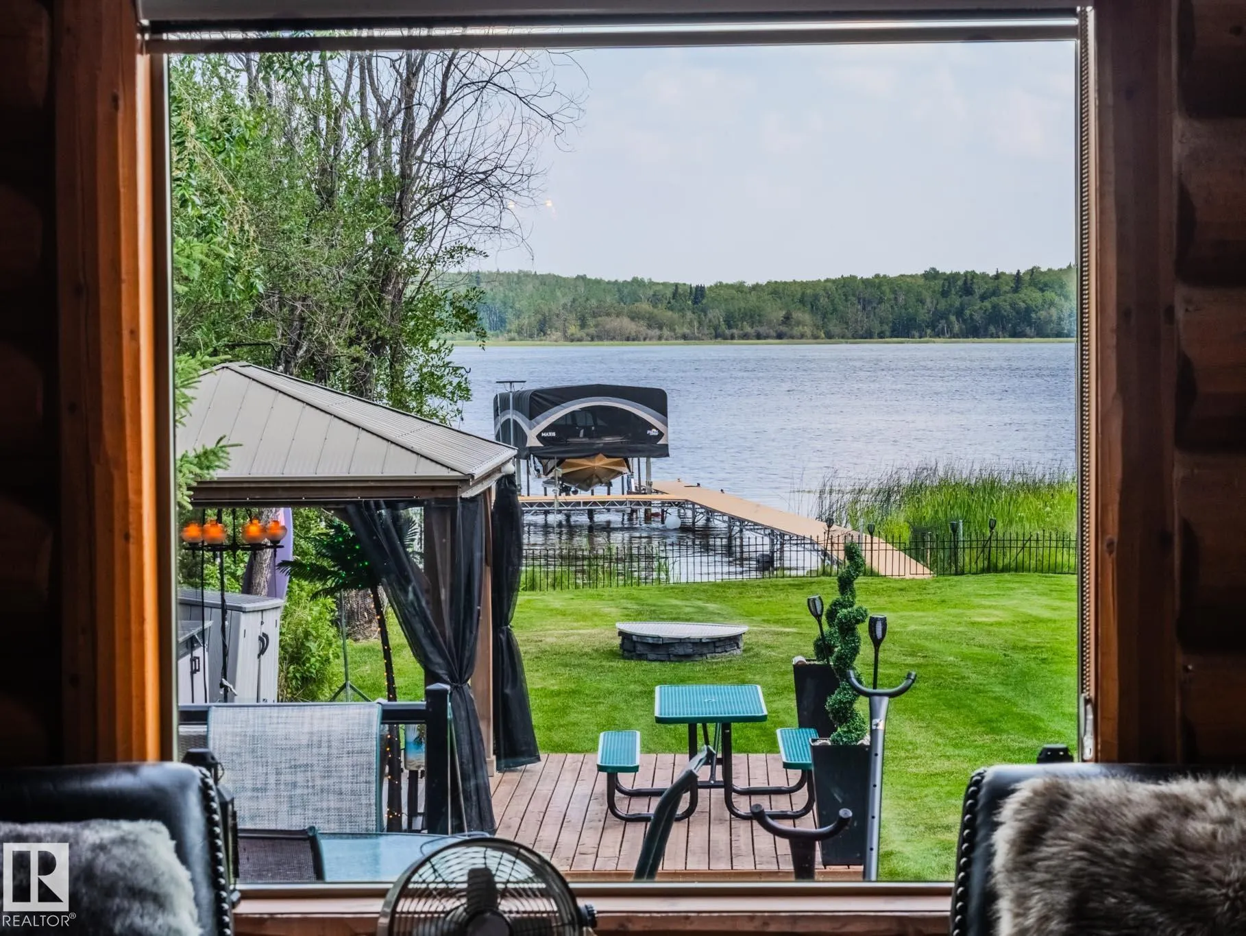 213 Lakeshore Drive