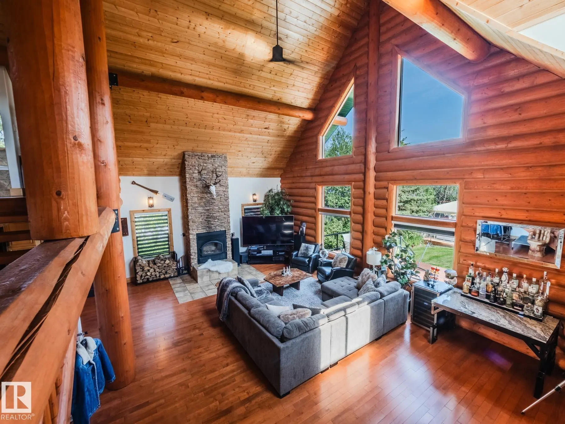 213 Lakeshore Drive