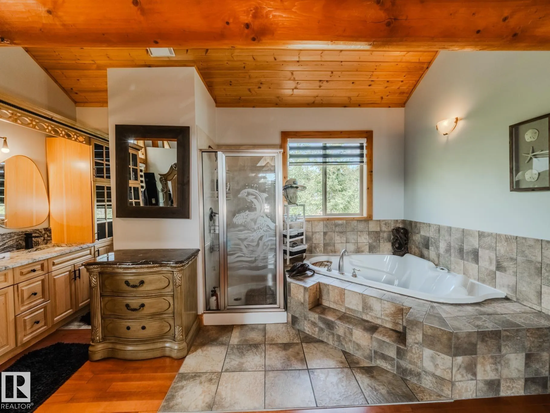 213 Lakeshore Drive