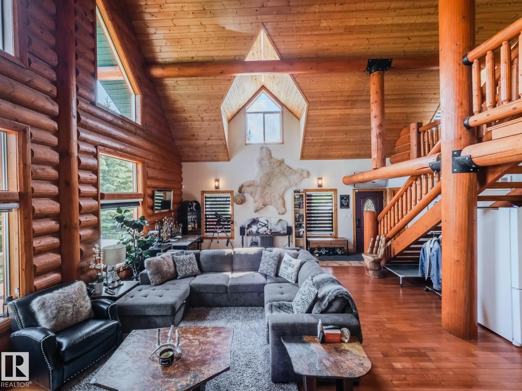 213 Lakeshore Drive