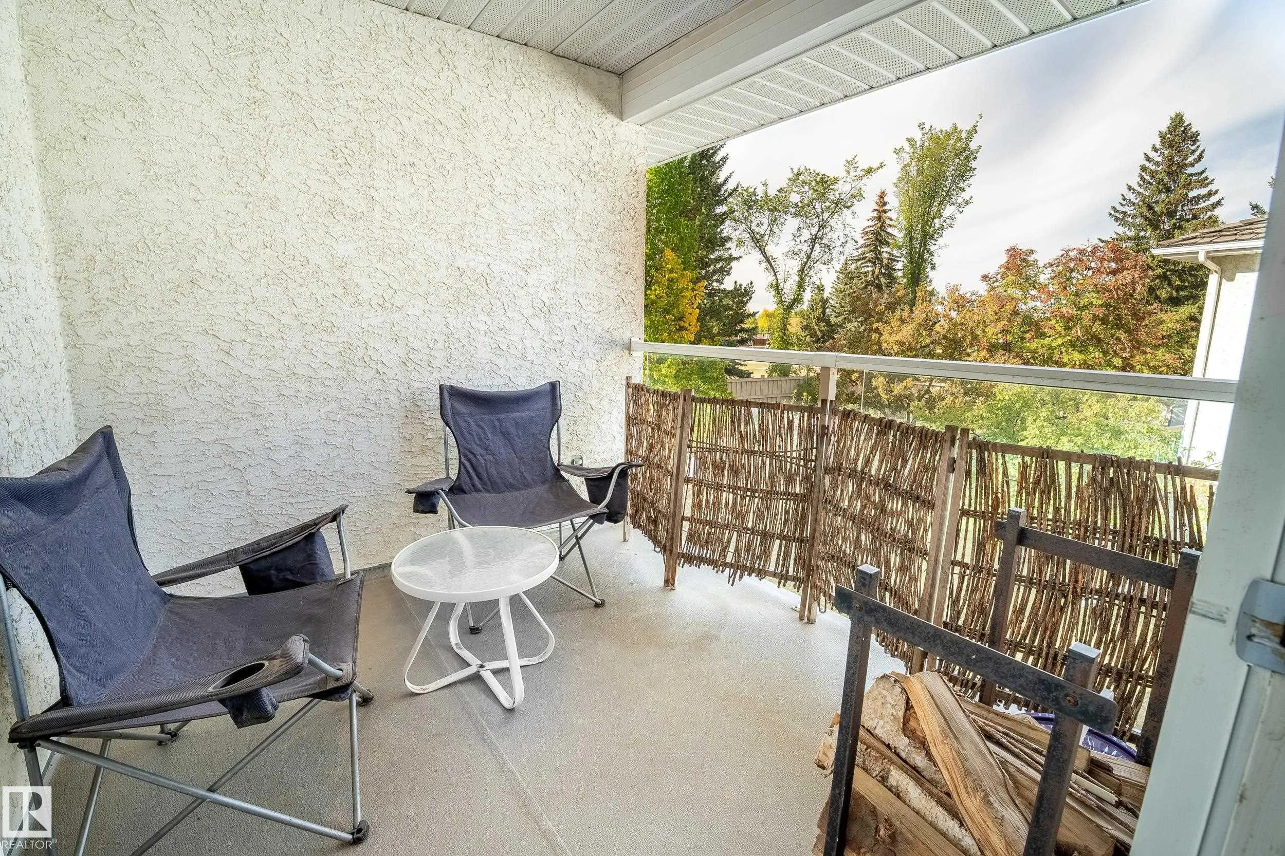 21 ESSEX CLOSE