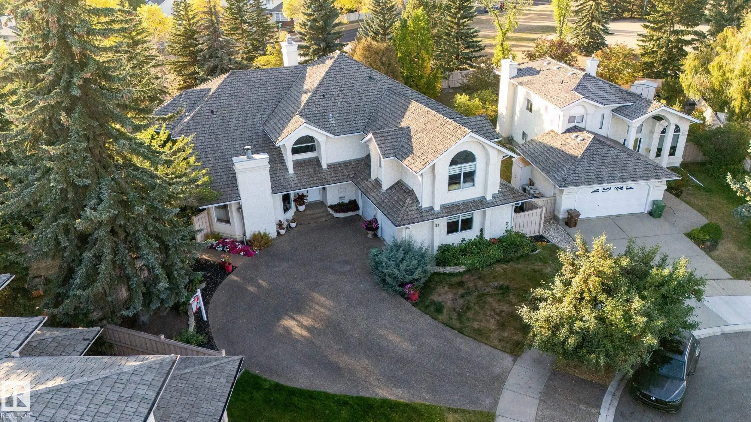 21 ESSEX CLOSE