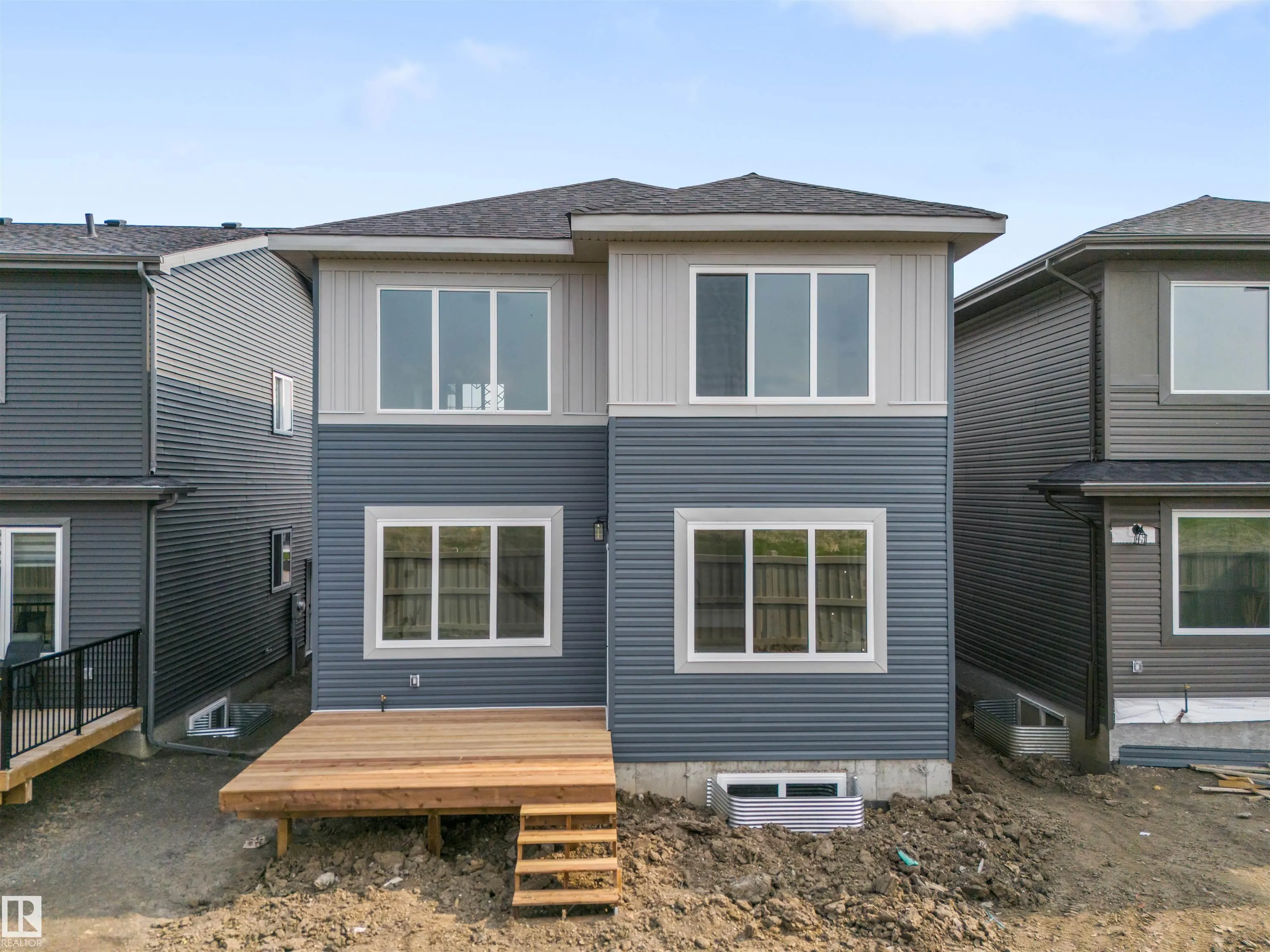 66 EDGEFIELD Way