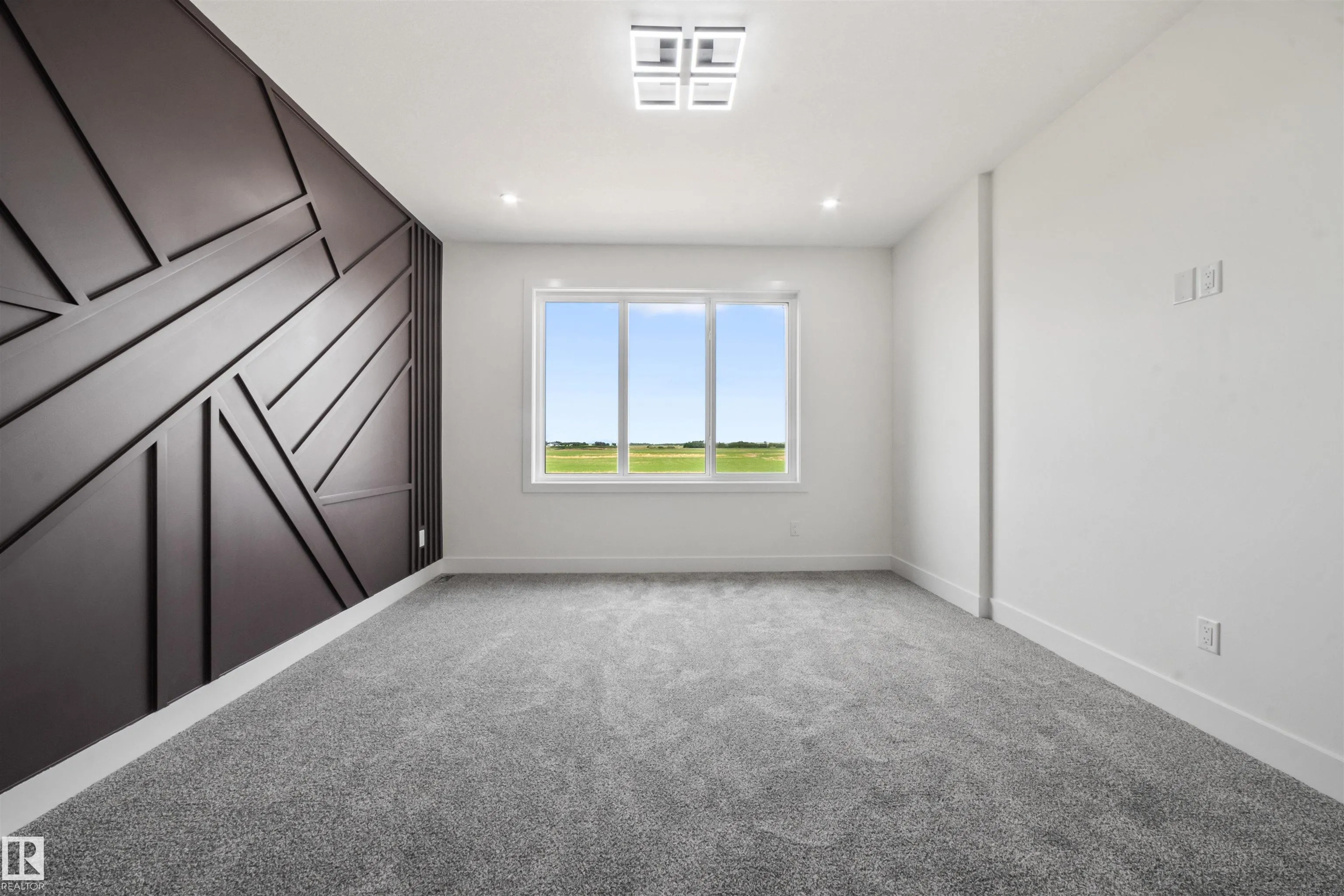 66 EDGEFIELD Way
