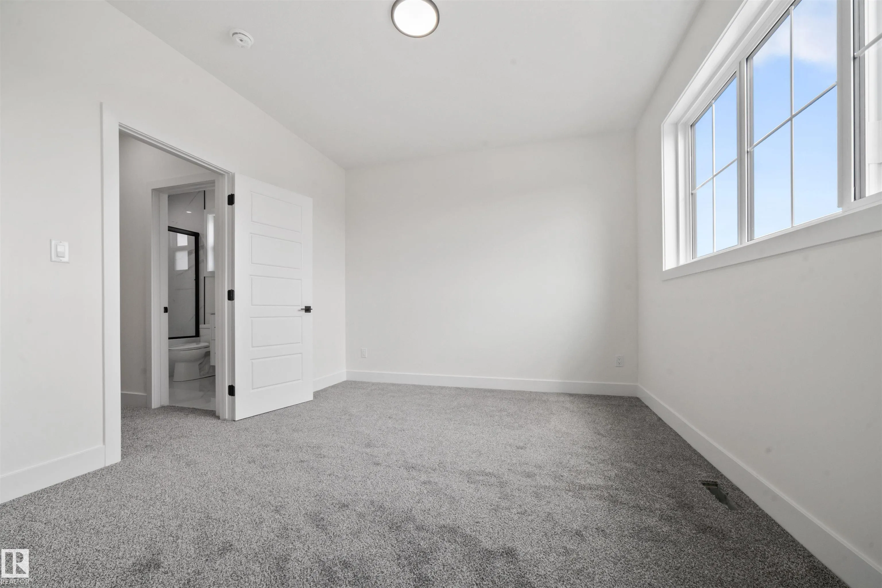66 EDGEFIELD Way